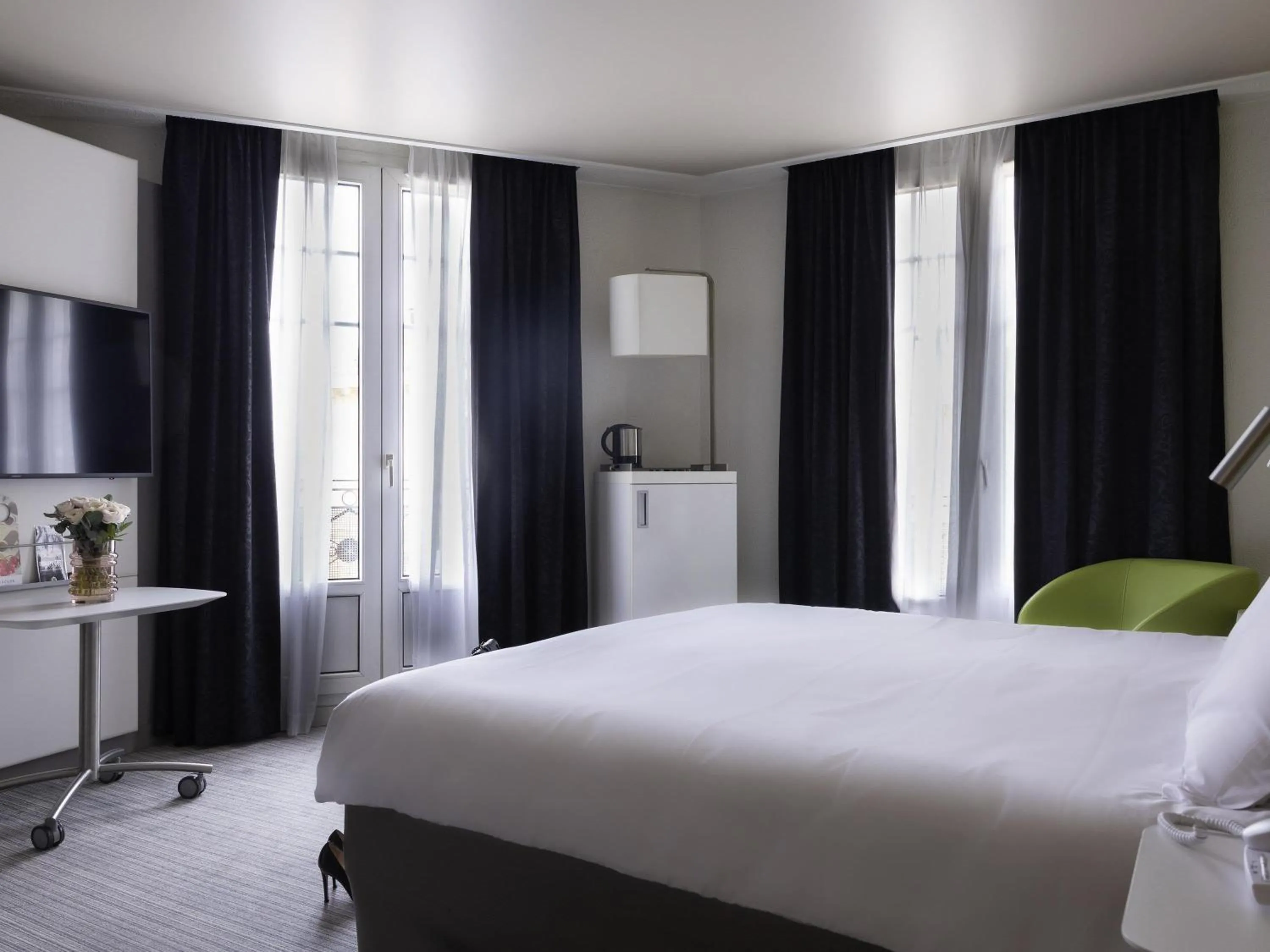 Bedroom, Bed in Mercure Nice Centre Grimaldi