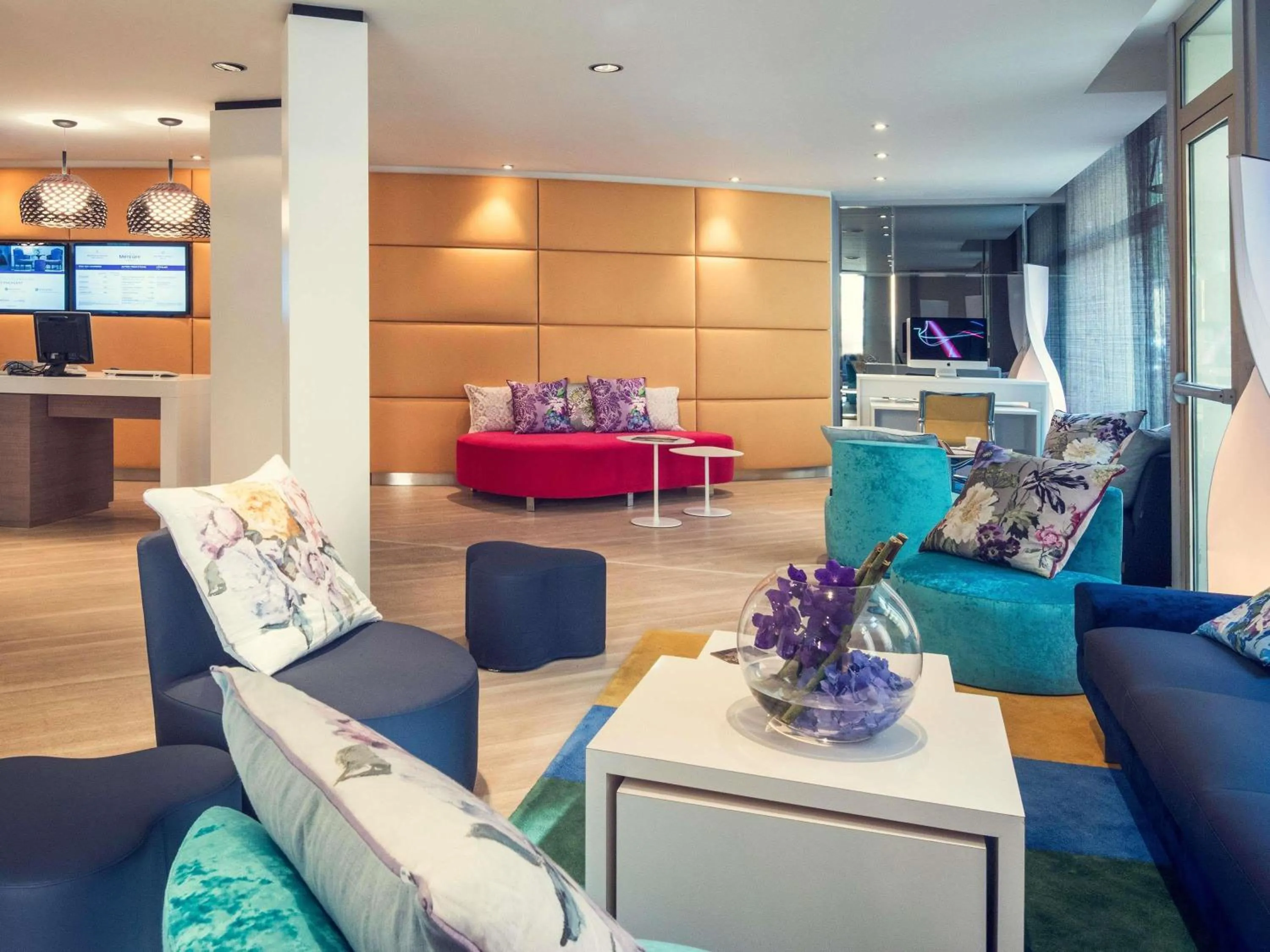 Property building in Mercure Nice Centre Grimaldi