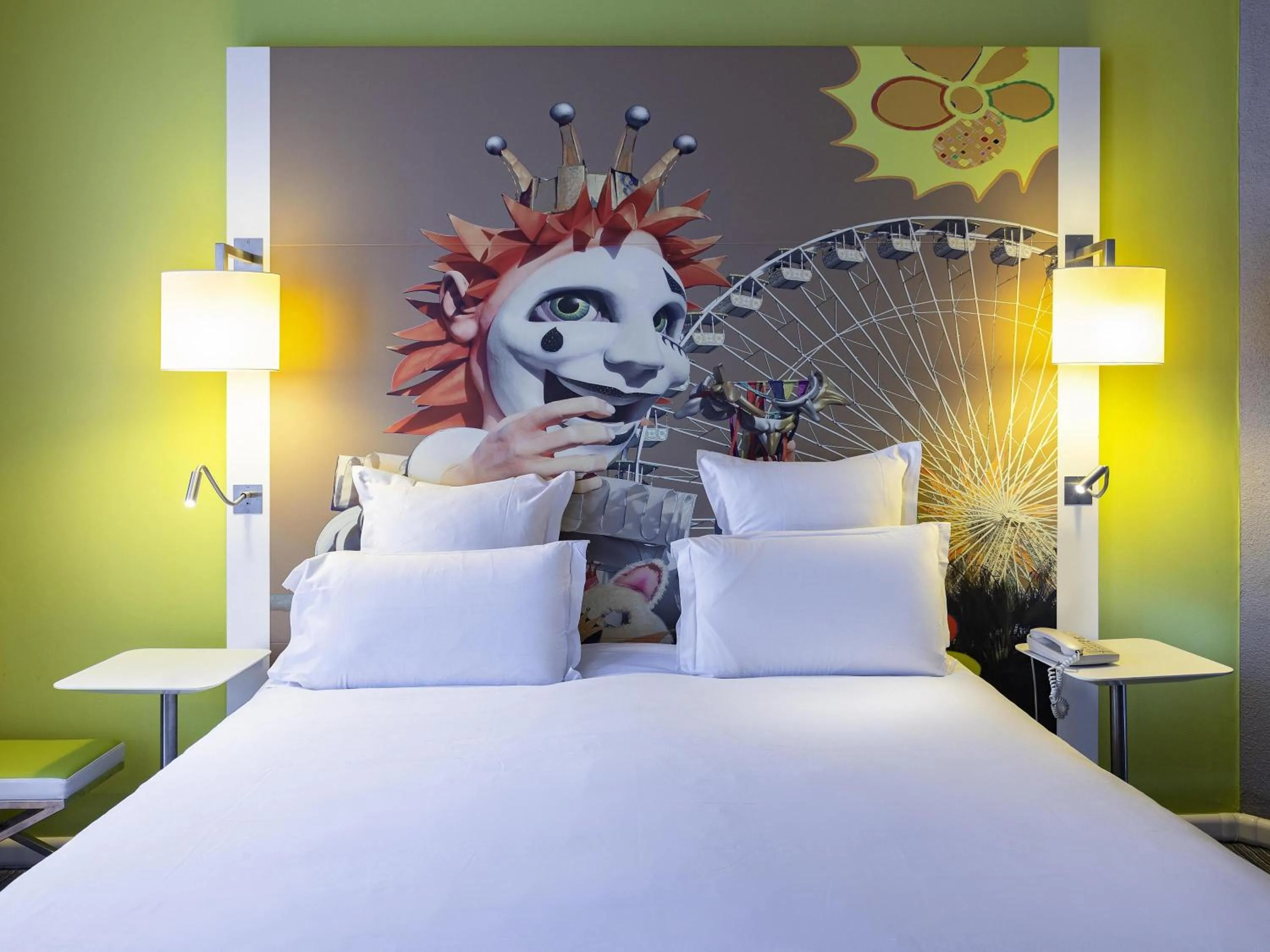 Bedroom, Bed in Mercure Nice Centre Grimaldi