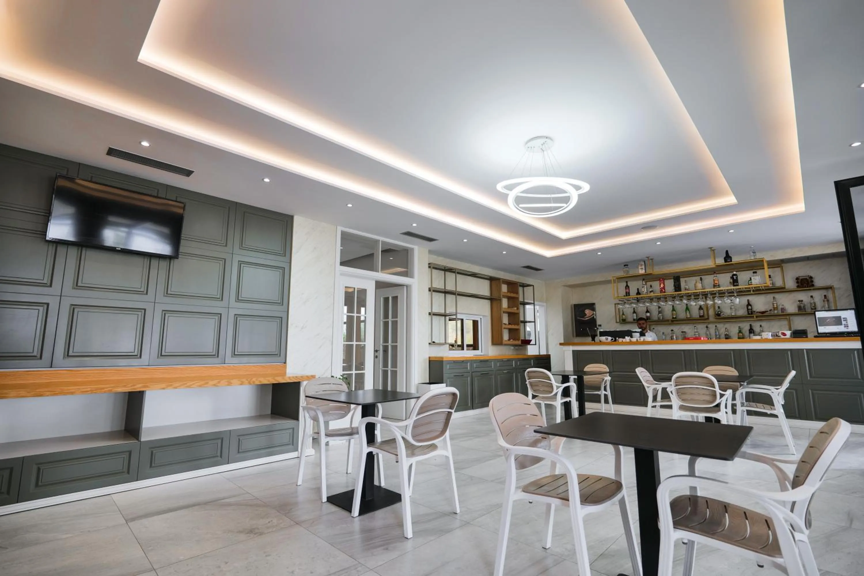 Restaurant/places to eat in Hotel Roalb