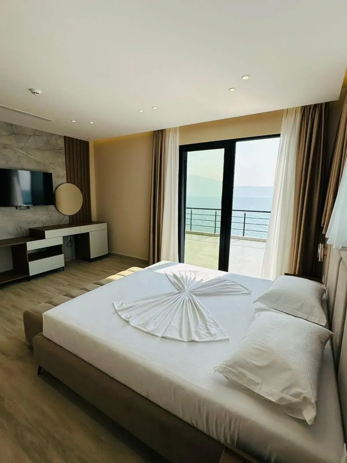 Quadruple Room with Terrace in Hotel Roalb Quadruple Room with Terrace in Hotel Roalb