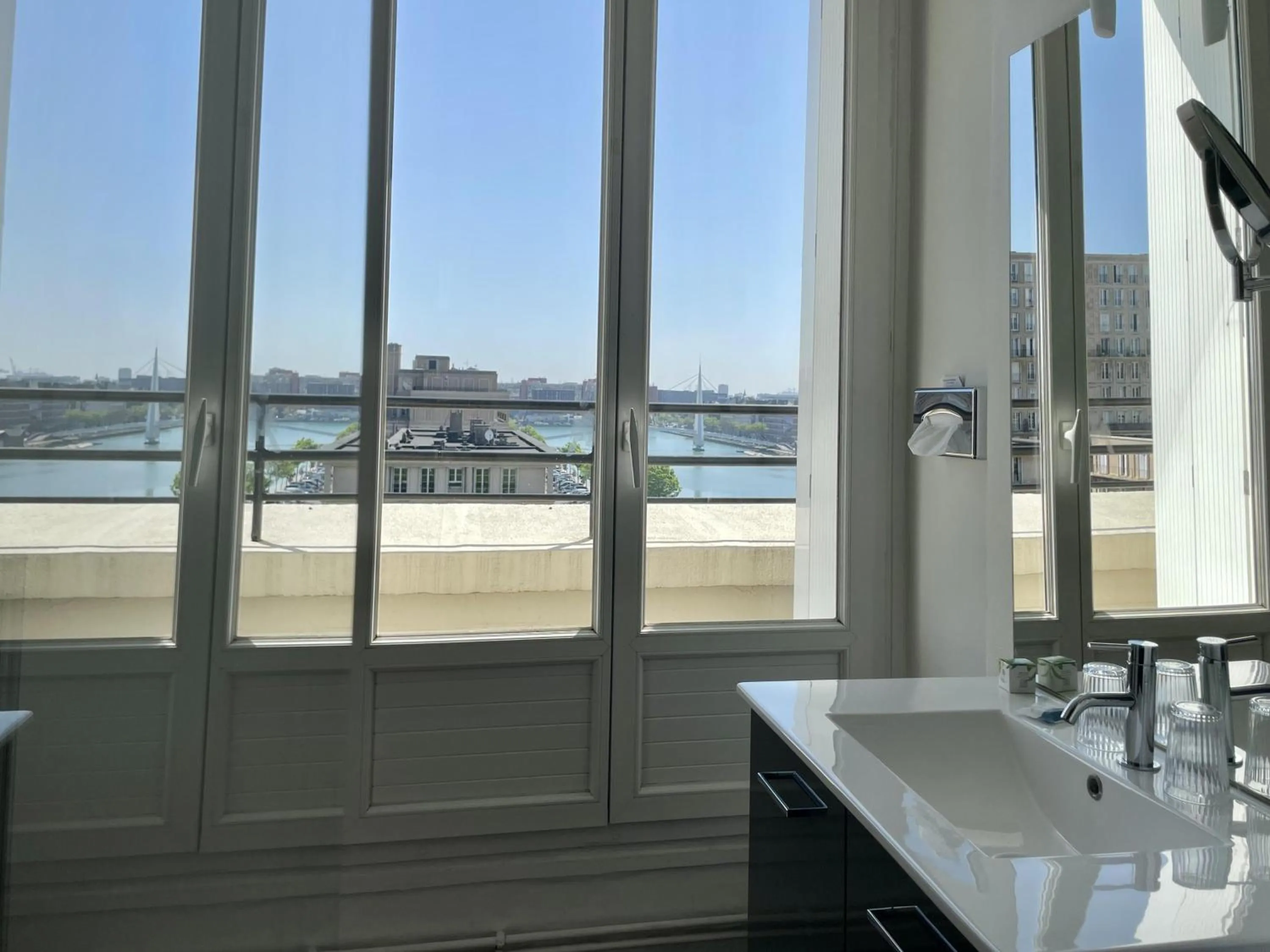 Bathroom in Best Western ARThotel