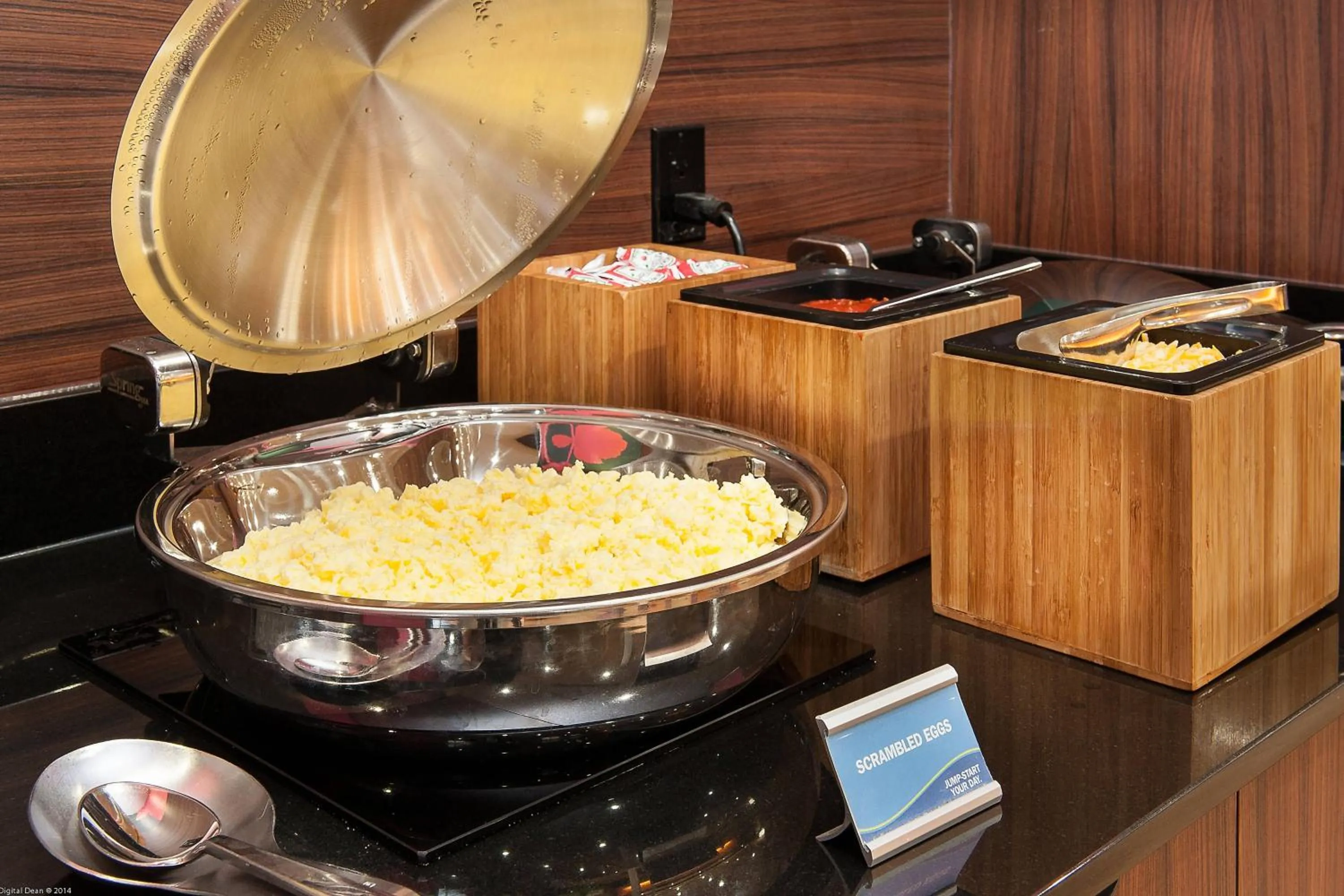 Breakfast in Fairfield Inn & Suites by Marriott Vernon