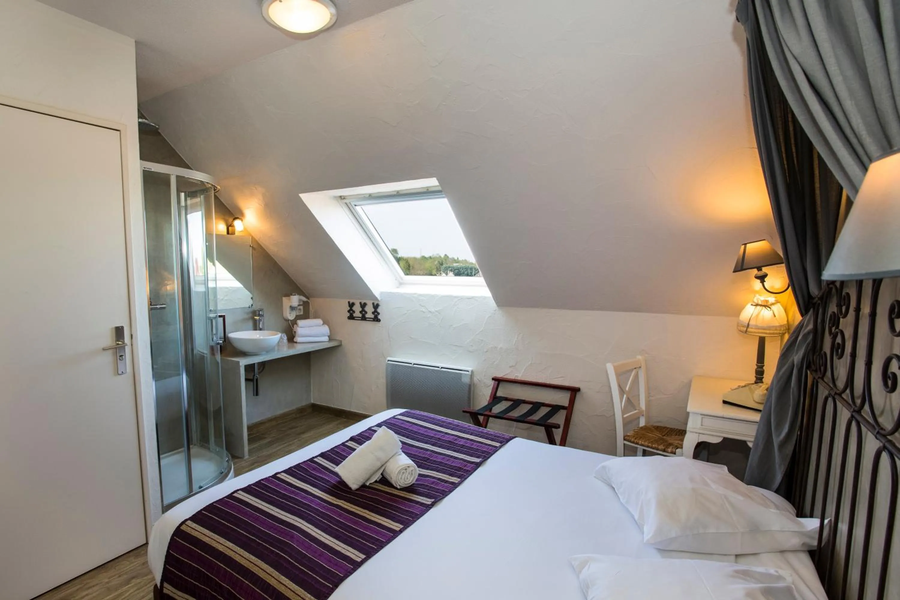 Photo of the whole room, Bed in Le Domaine de Rouffach