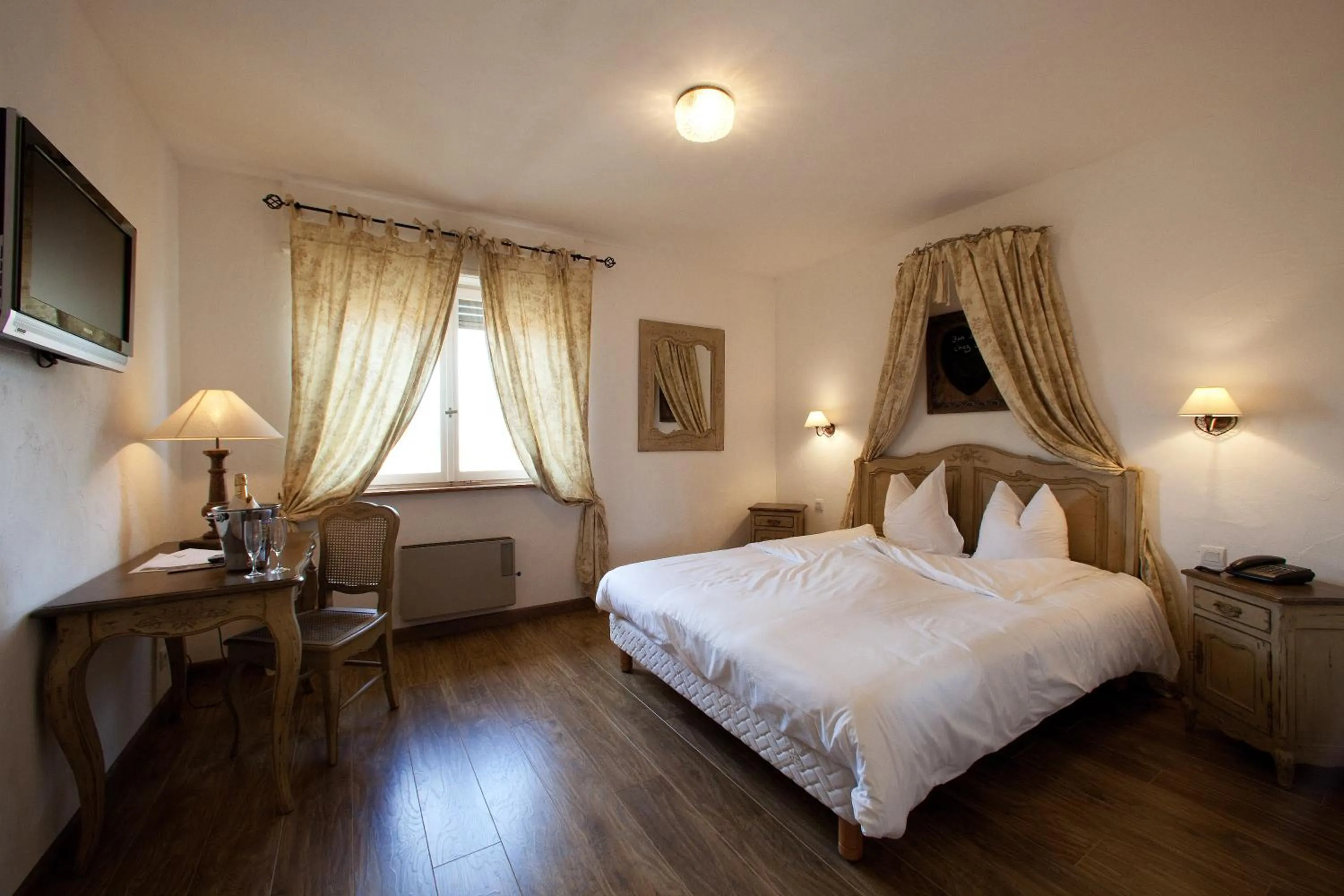 Bedroom, Bed in Le Domaine de Rouffach