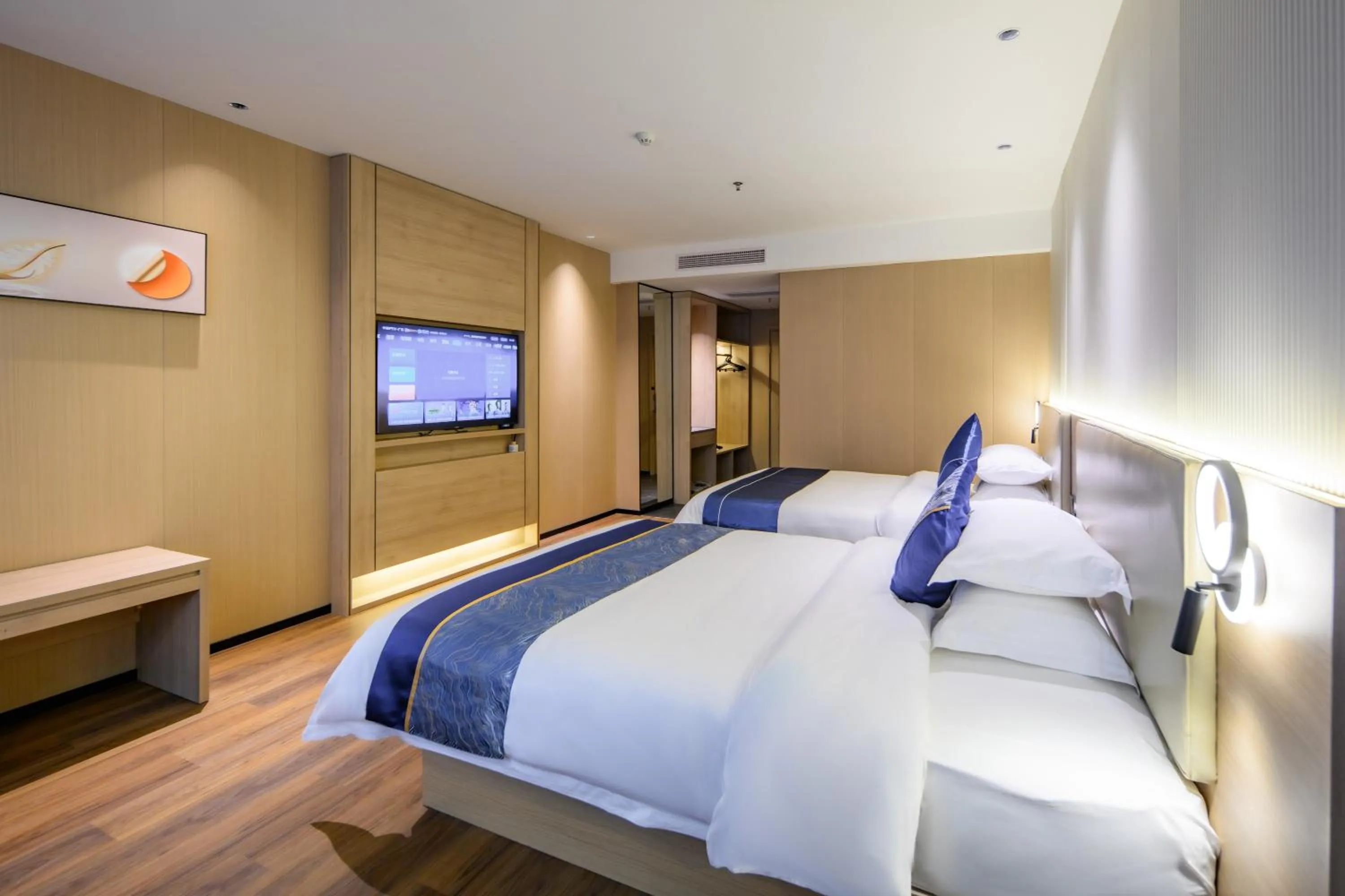 Photo of the whole room, Bed in Shanshui S Hotel