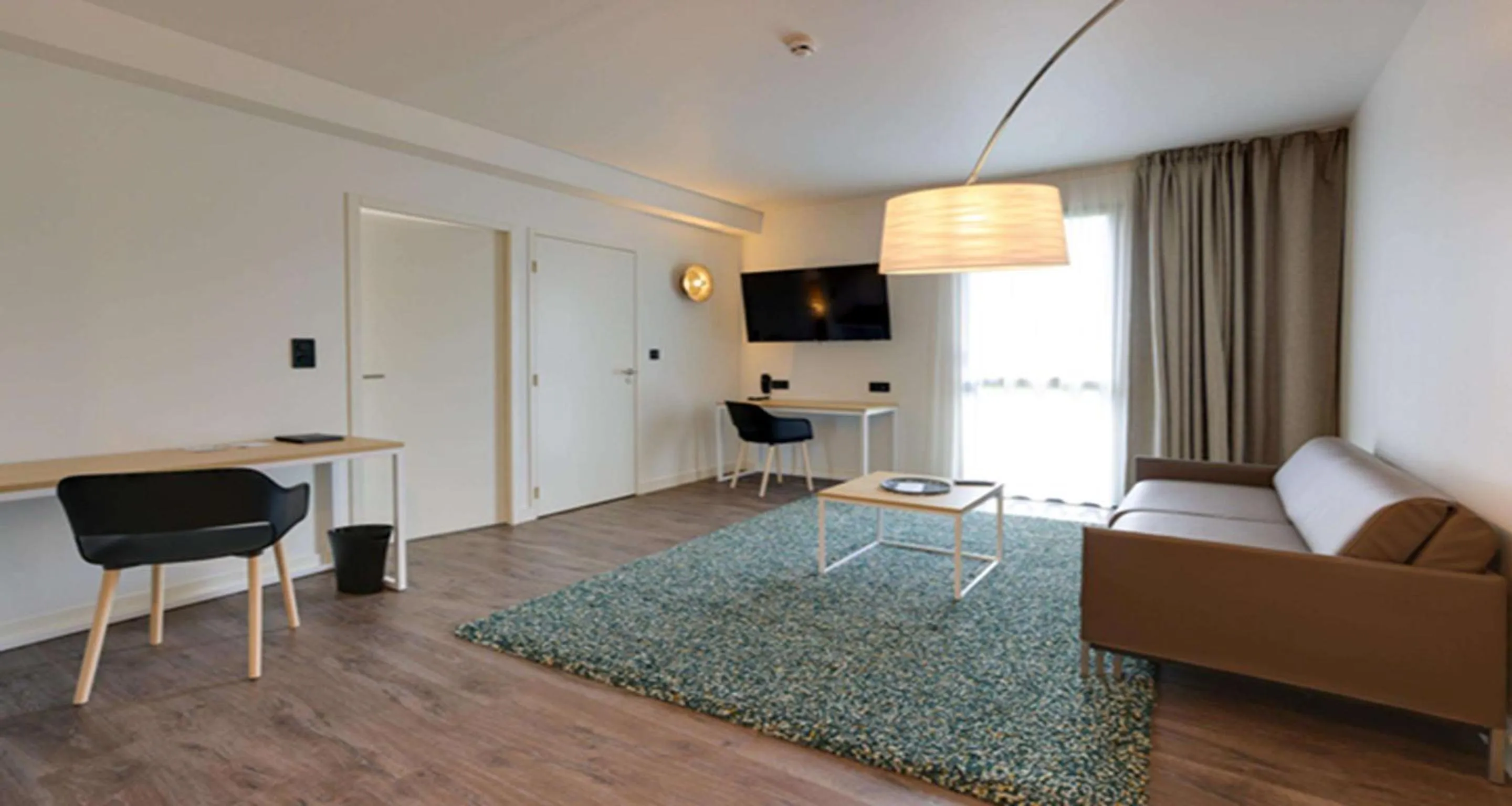 Photo of the whole room, Bed in Best Western Armor Park Dinan et Spa