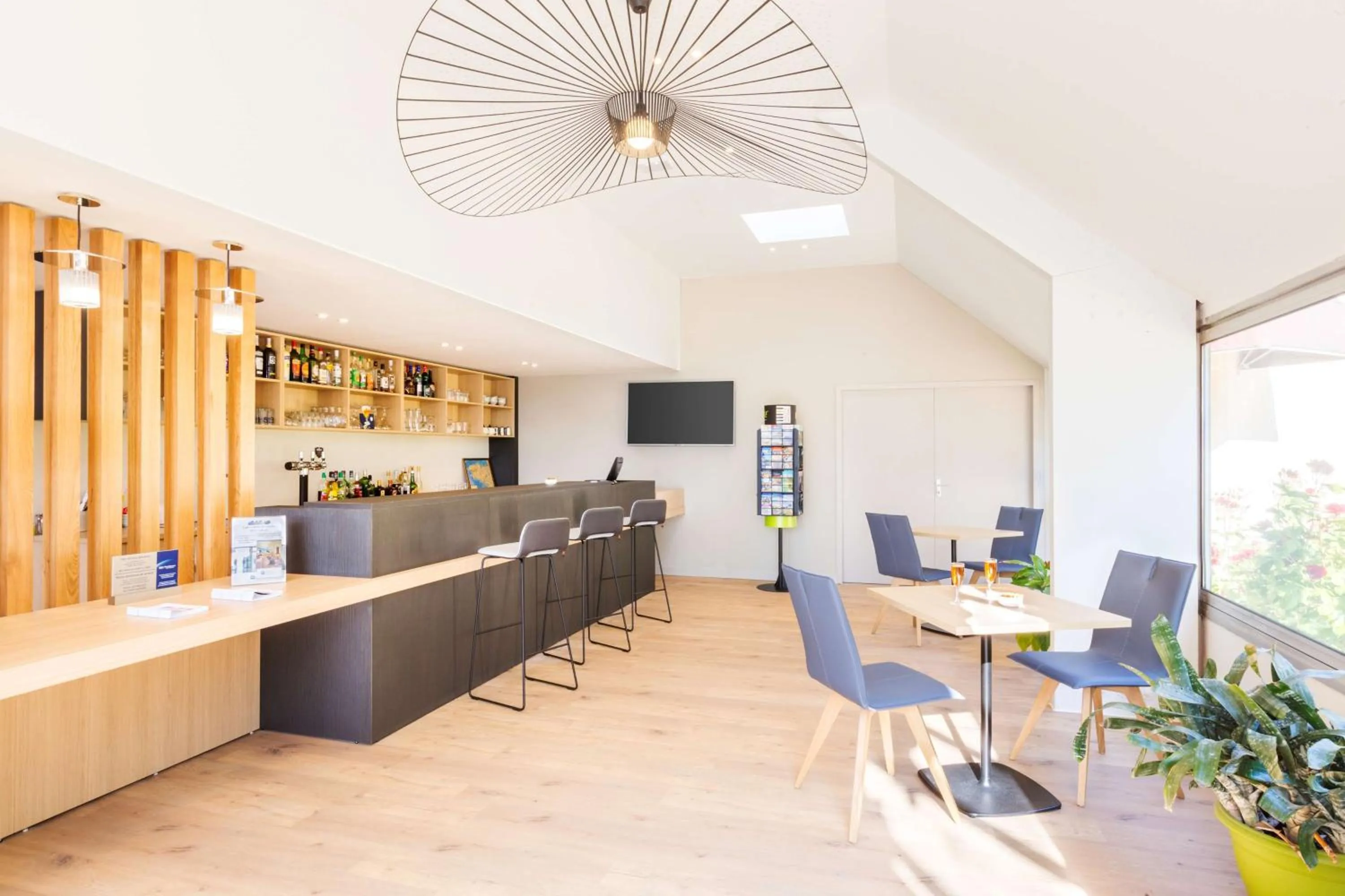 Lobby or reception in Best Western Armor Park Dinan et Spa