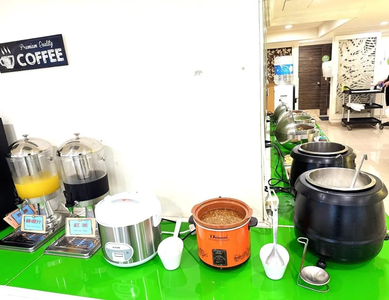 Restaurant/places to eat in Kiwi Express Hotel - Zhong Zheng Branch