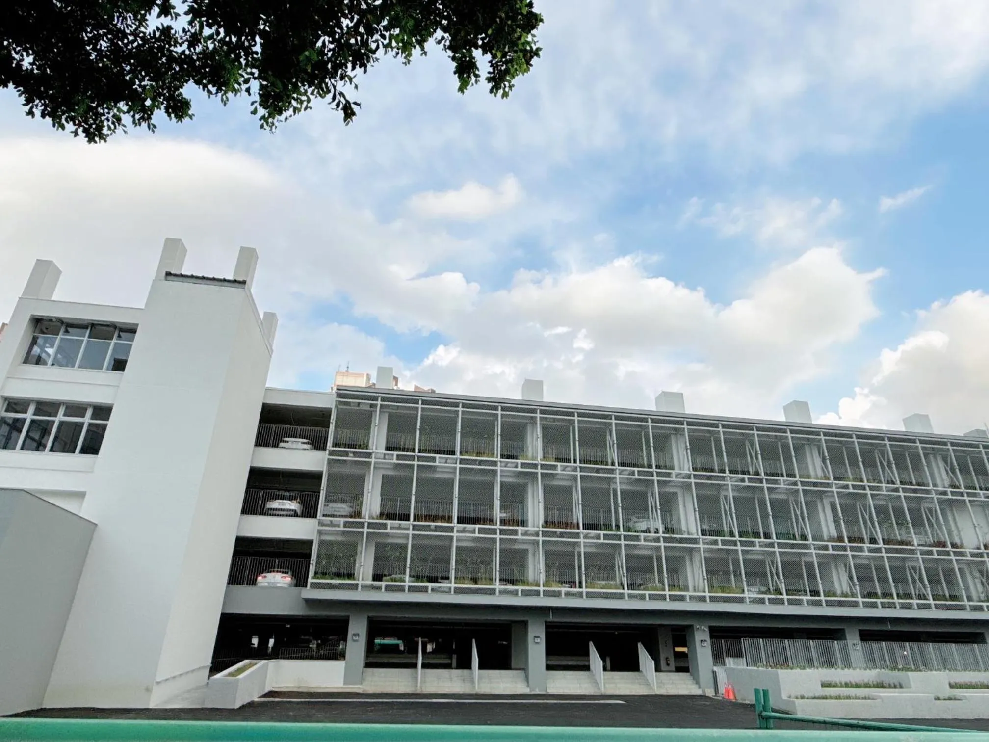 Parking in Kiwi Express Hotel - Zhong Zheng Branch