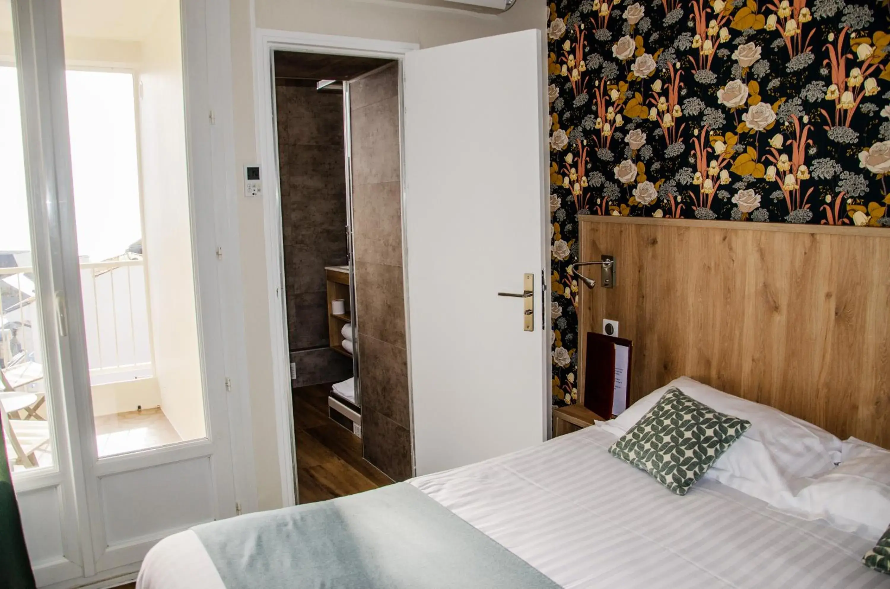 Privilege Room Sea Side in Logis - Hôtel Arc en Ciel et SPA Les Sables d'Olonne Privilege Room Sea Side in Logis - Hôtel Arc en Ciel et SPA Les Sables d'Olonne