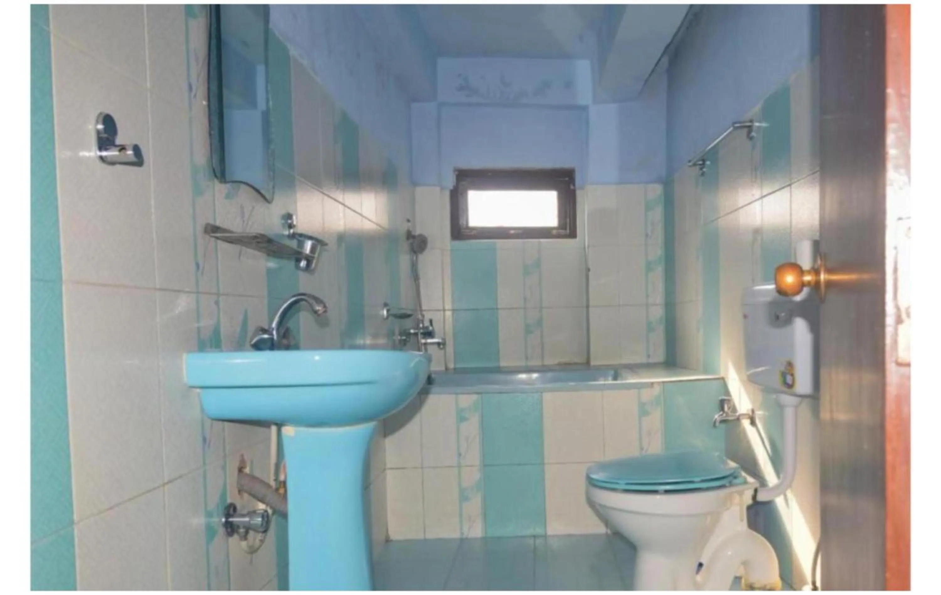 Bathroom in Hotel Travel Inn