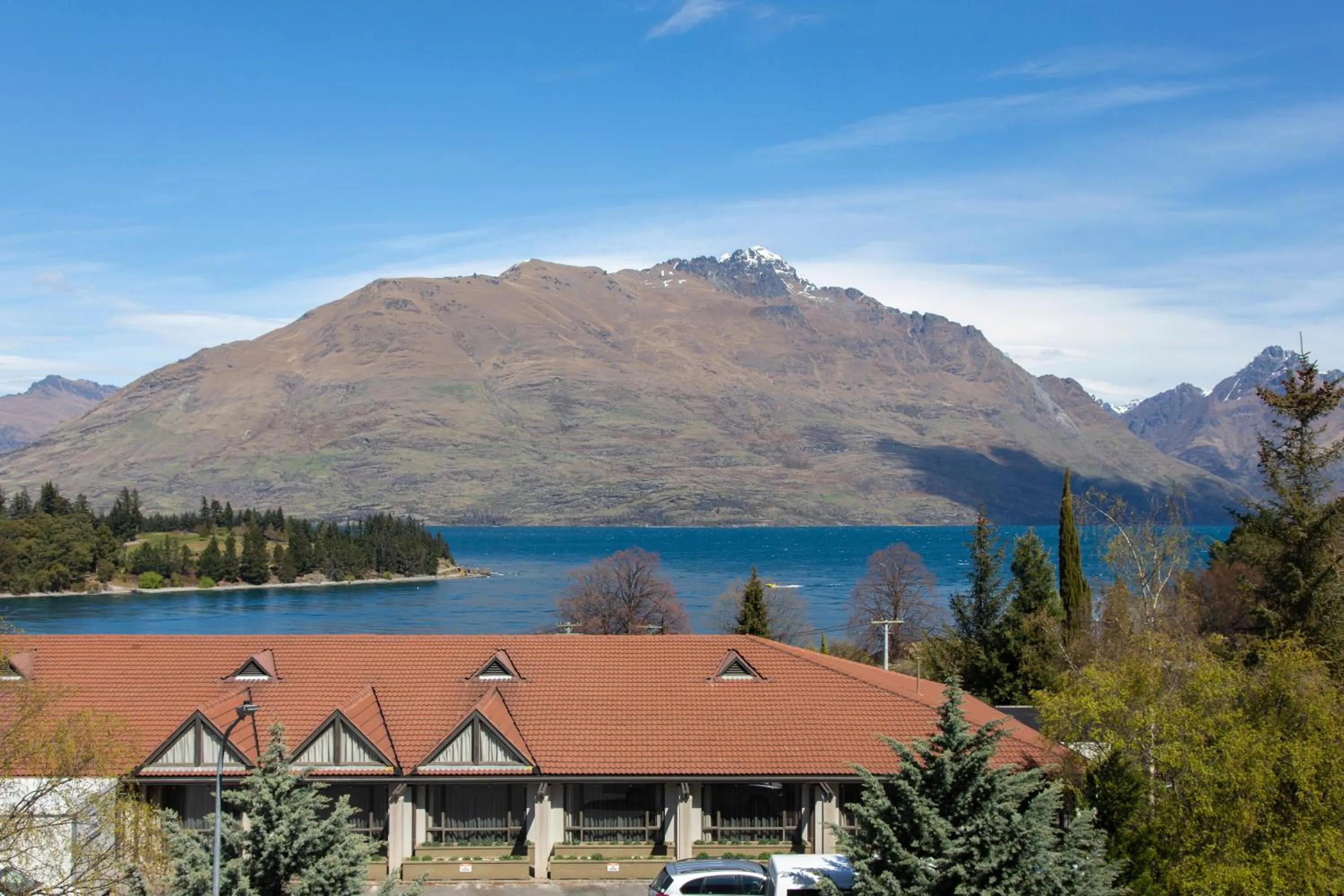 Lake view in Ramada by Wyndham Queenstown Central