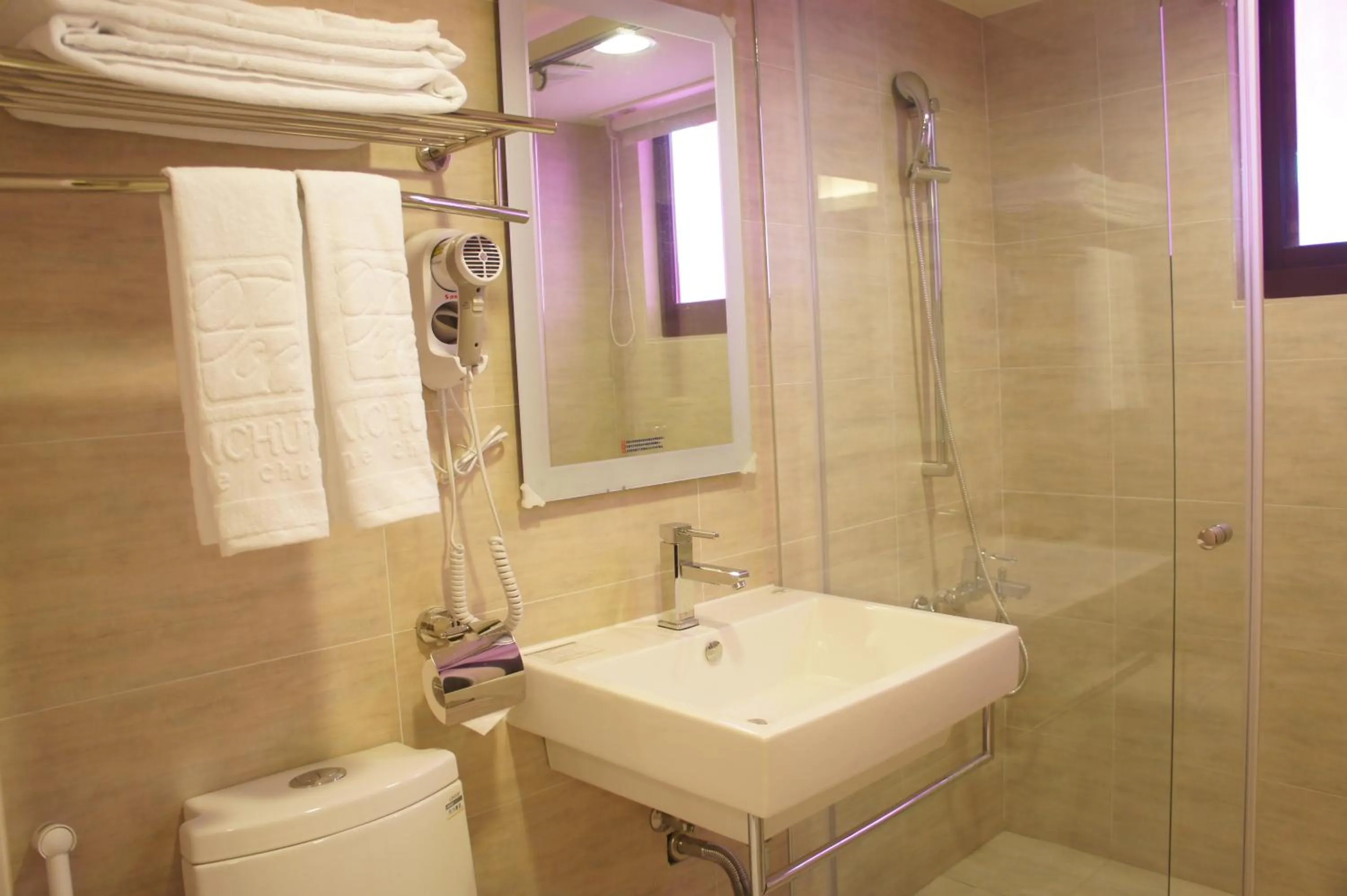 Bathroom in Taichung One Chung Hotel