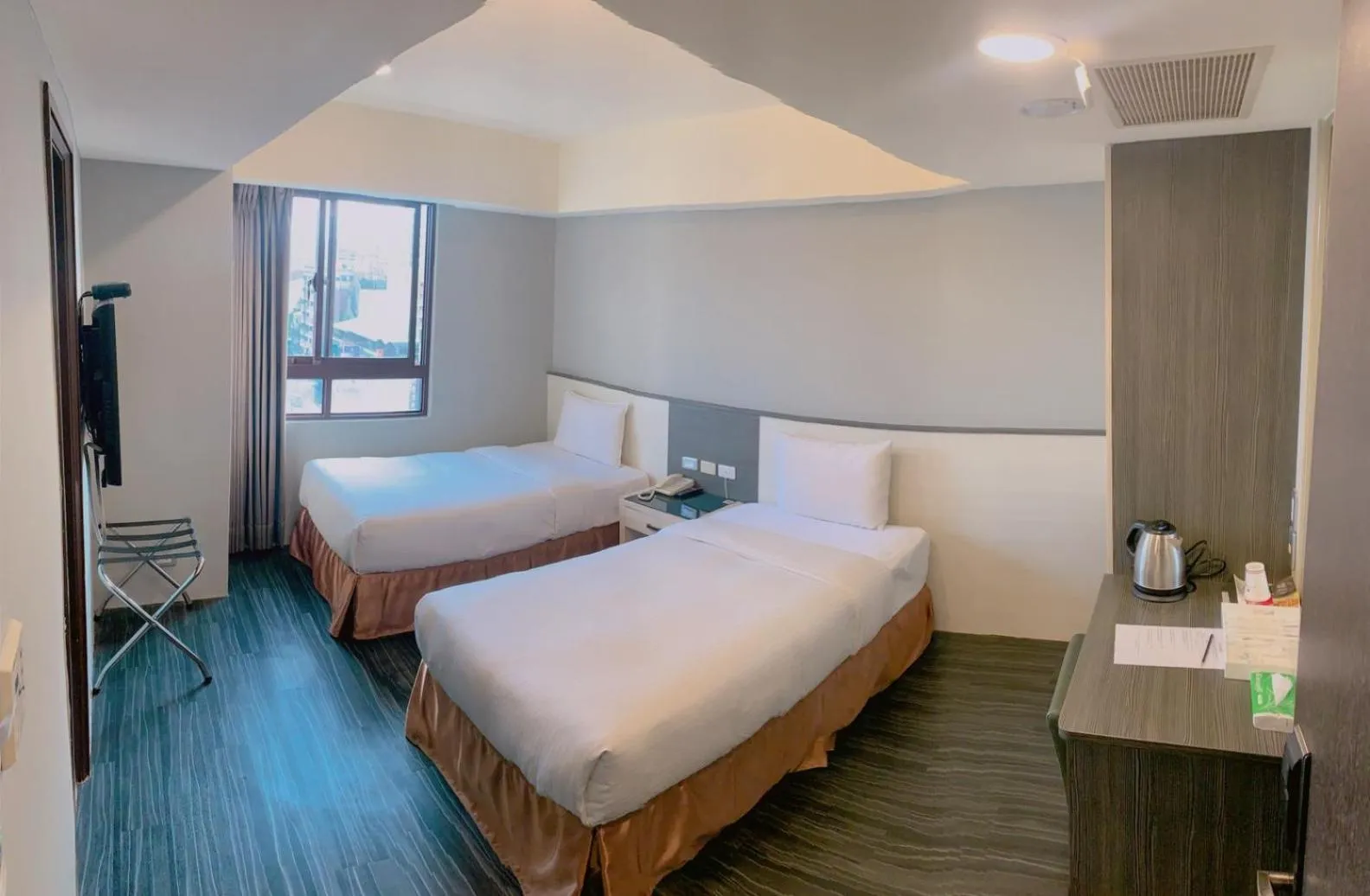 Bed in Taichung One Chung Hotel