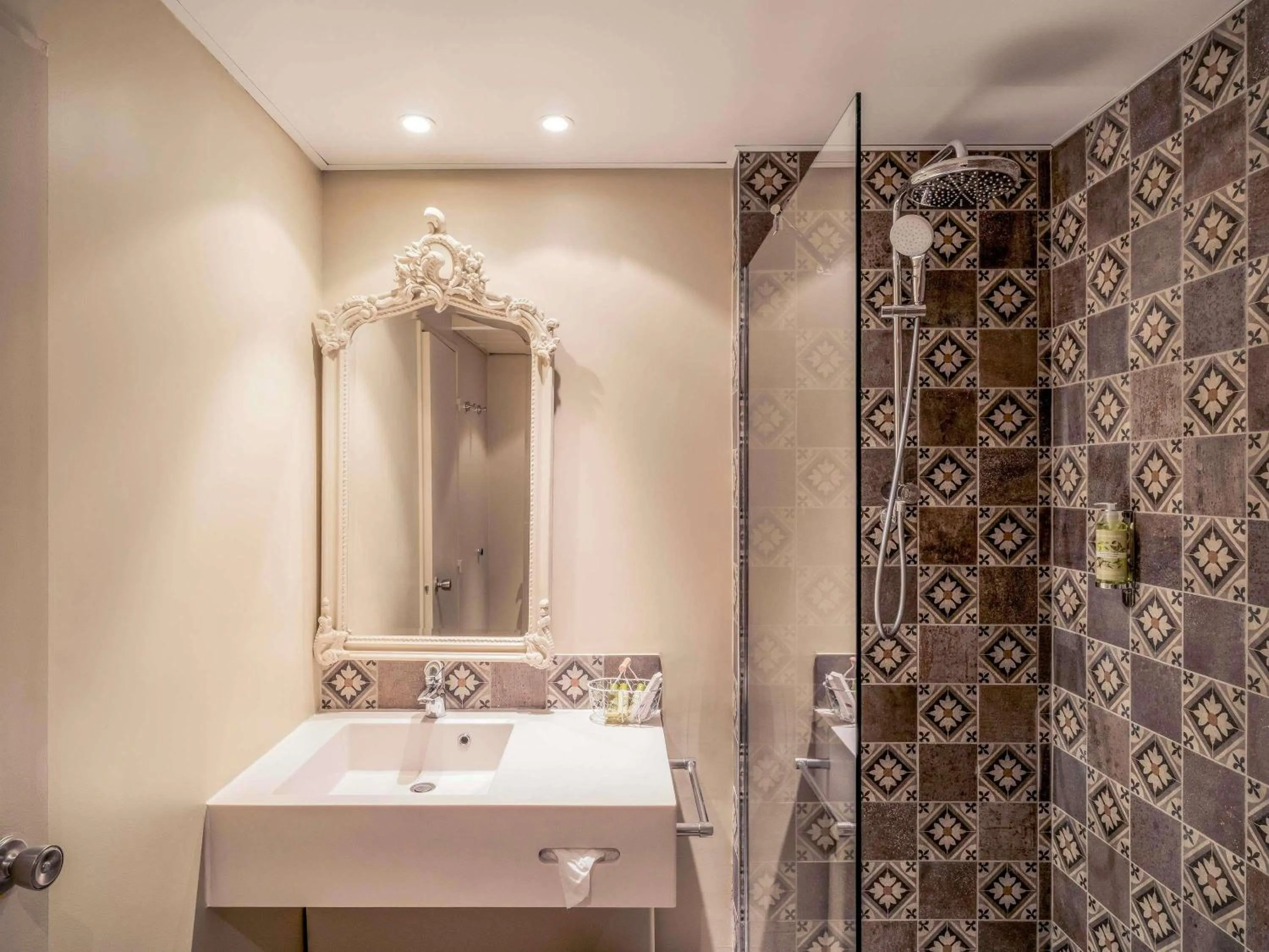 Bedroom in Hotel Mercure Parc du Coudray - Barbizon