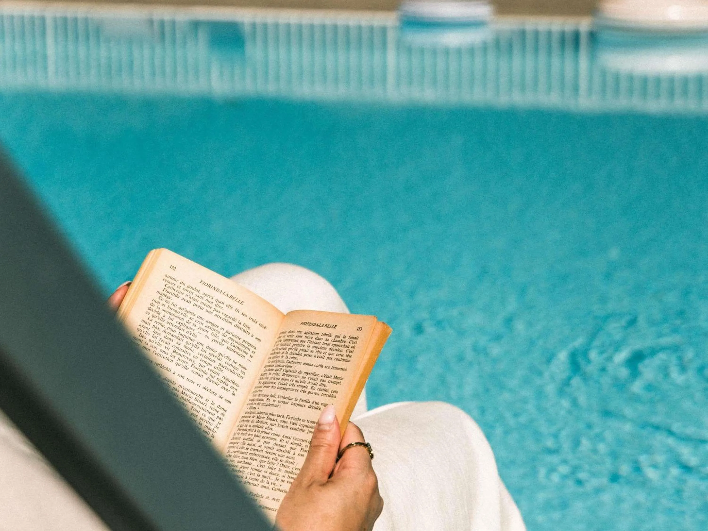 Pool view in Hotel Mercure Parc du Coudray - Barbizon