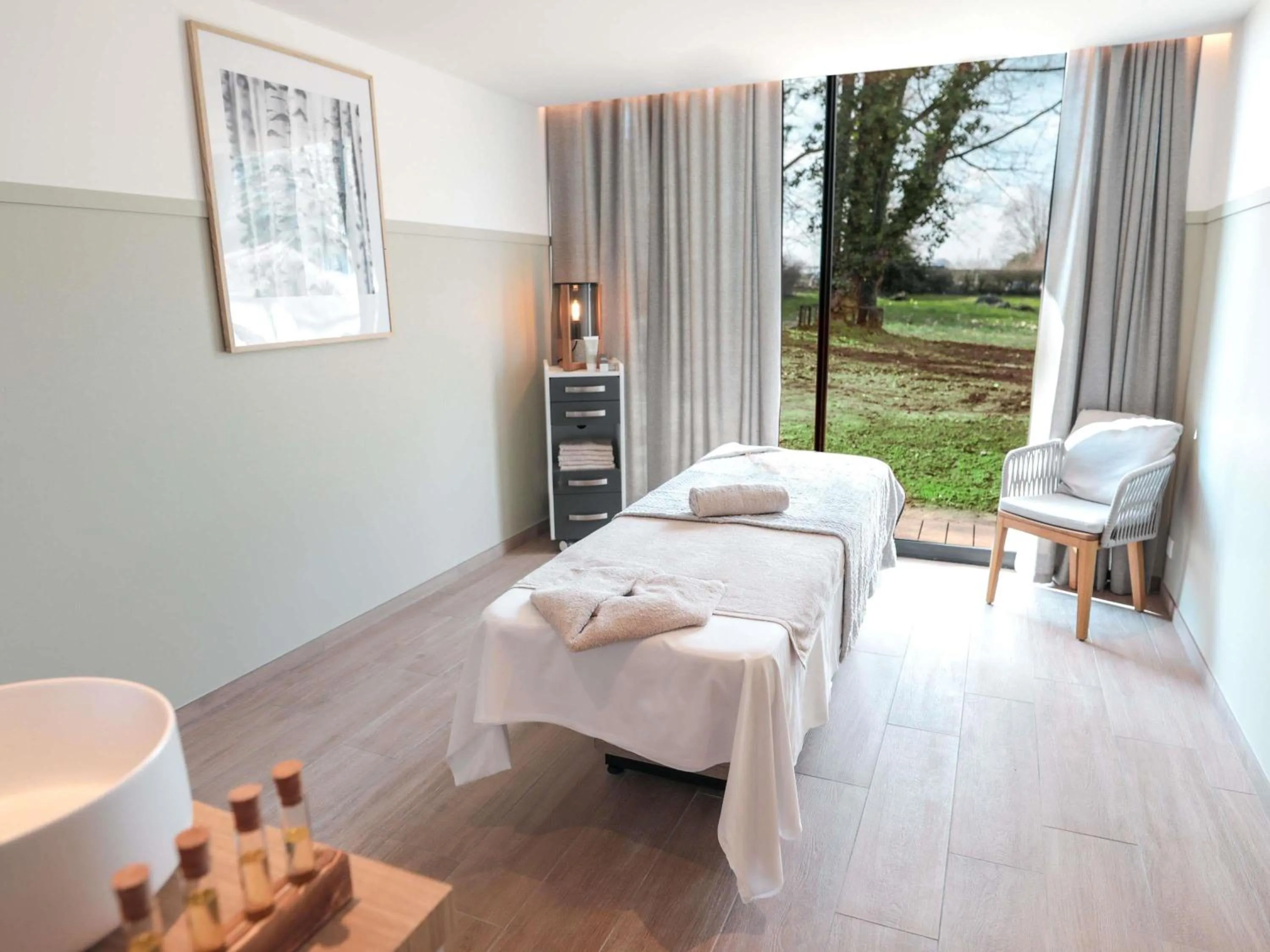 Spa and wellness centre/facilities, Bed in Hotel Mercure Parc du Coudray - Barbizon