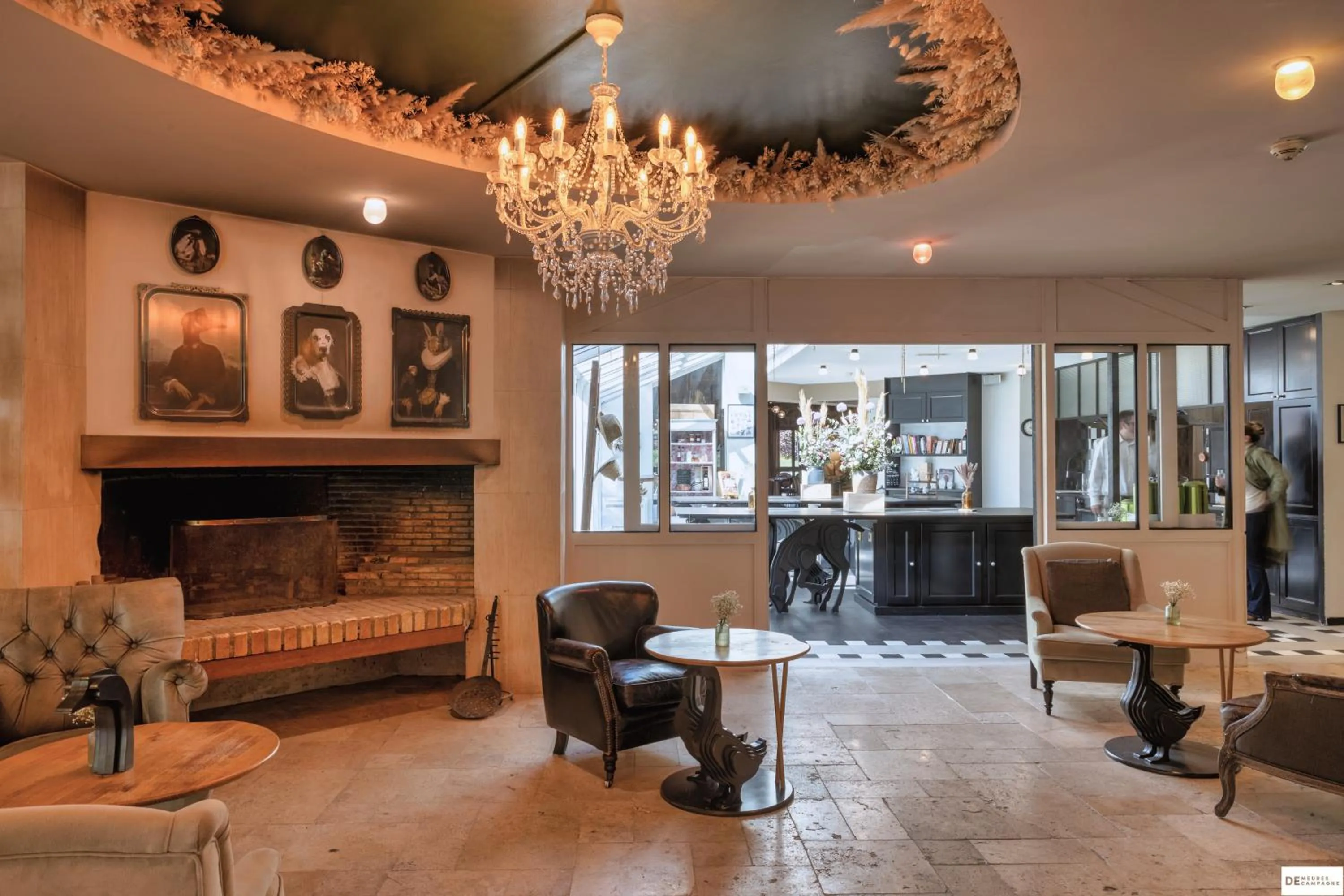 Lounge or bar in Hotel Mercure Parc du Coudray - Barbizon