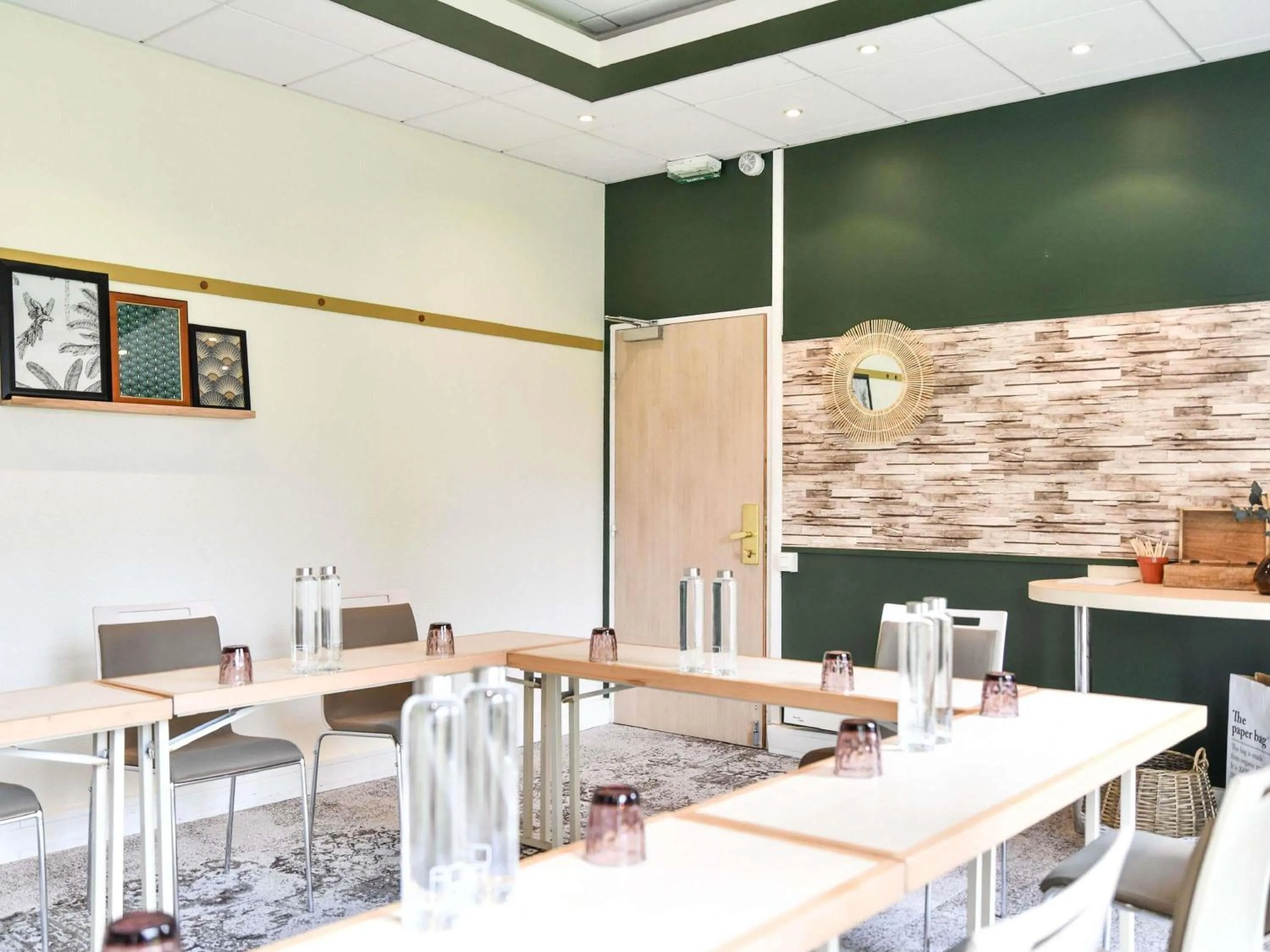 Meeting/conference room in Hotel Mercure Parc du Coudray - Barbizon