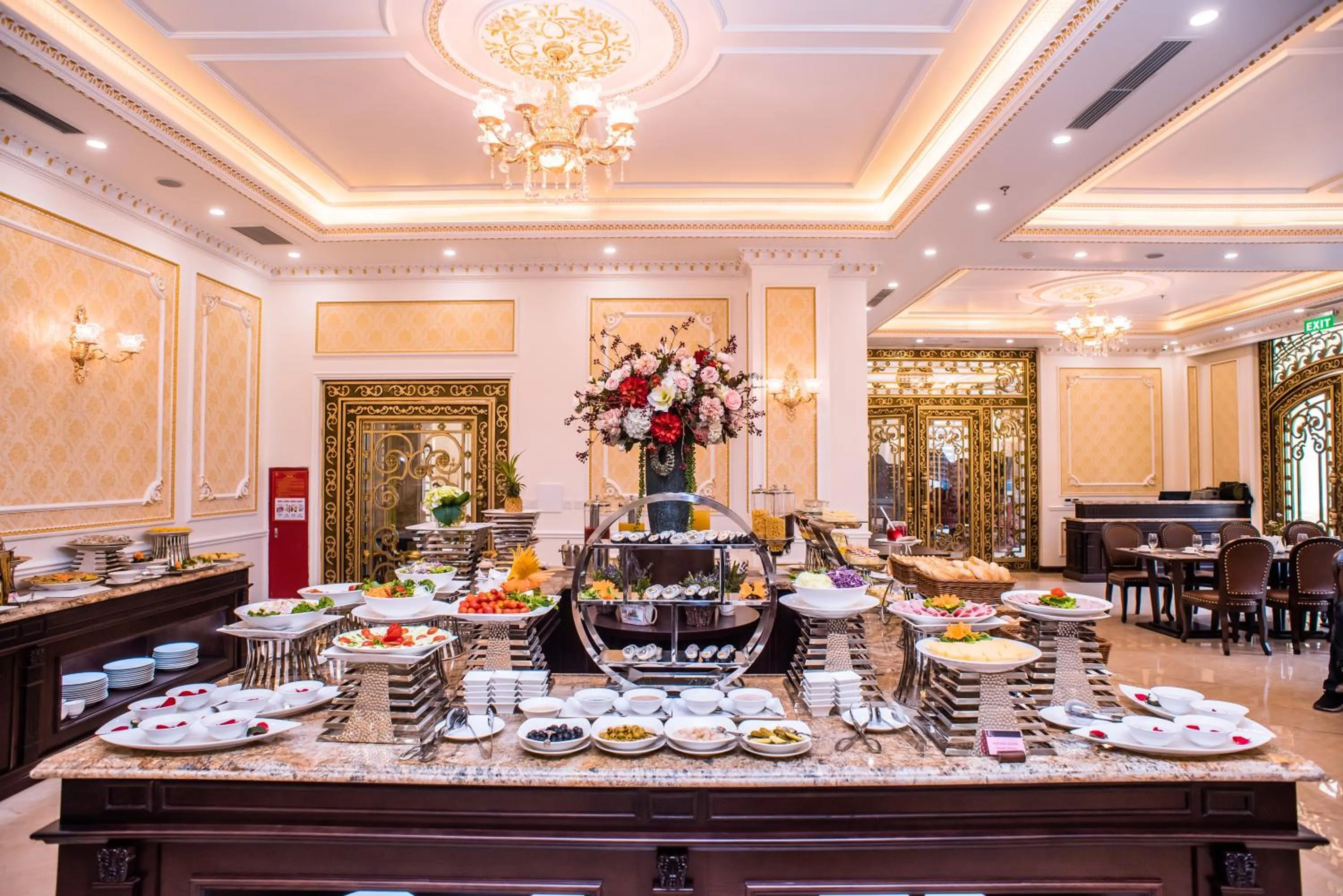 Breakfast in Dragon Legend Hotel