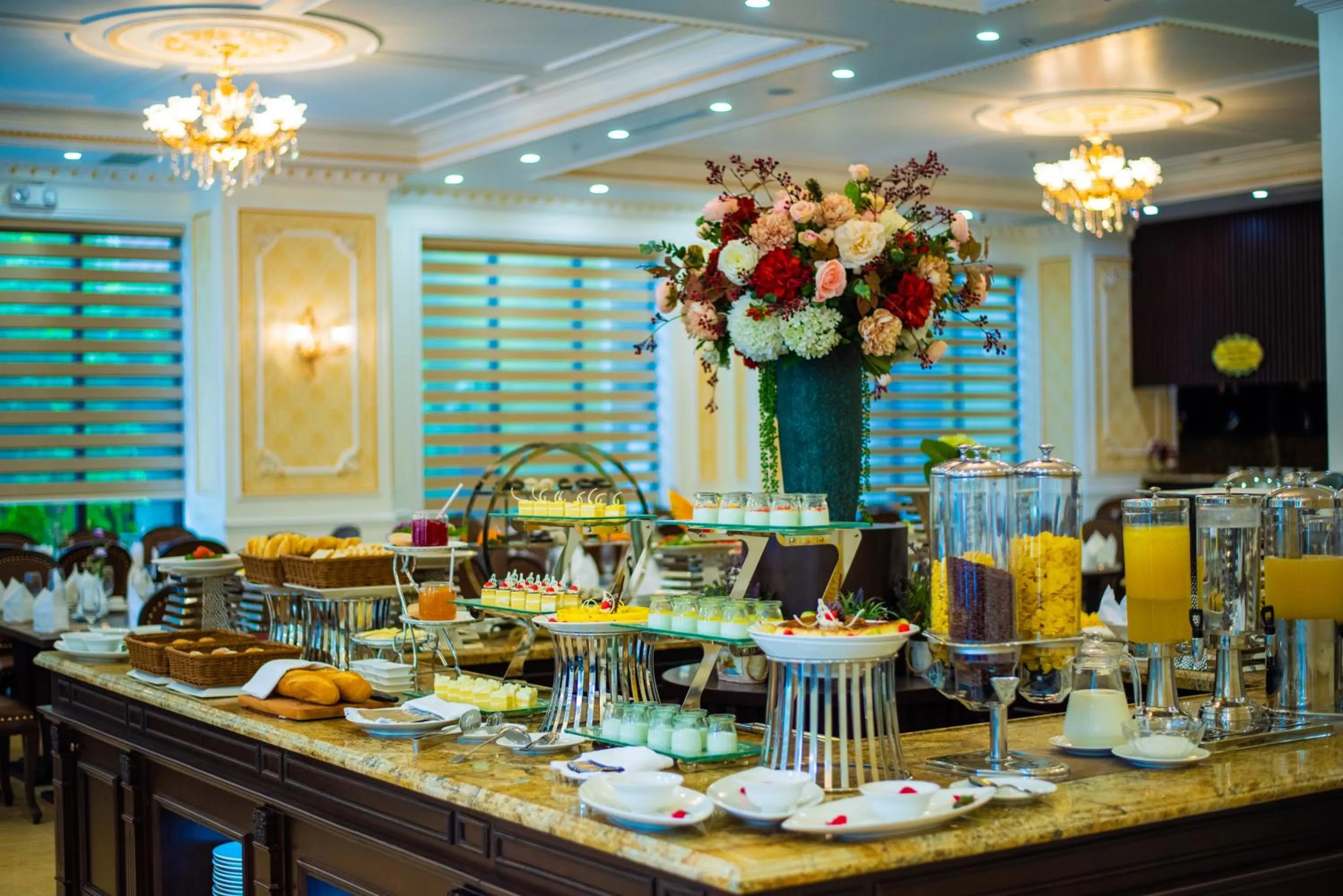 Breakfast in Dragon Legend Hotel