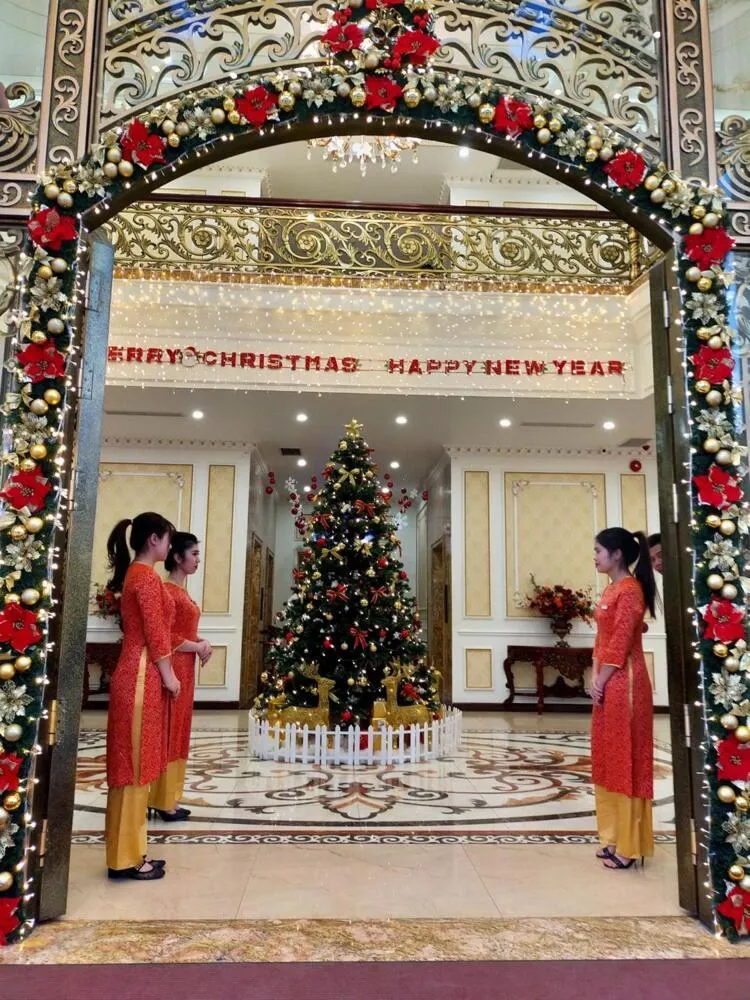 Communal lounge/ TV room in Dragon Legend Hotel