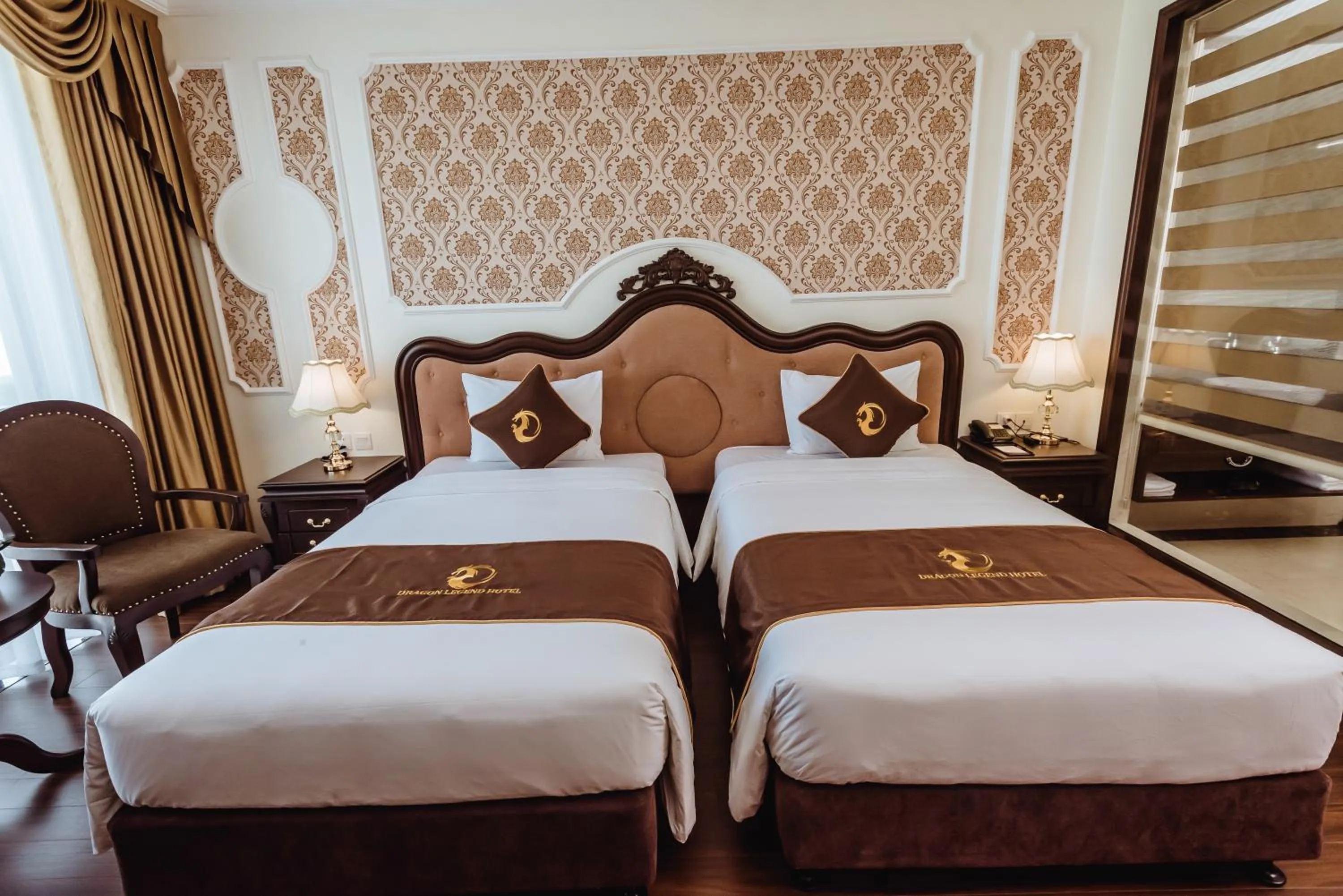 Photo of the whole room, Bed in Dragon Legend Hotel