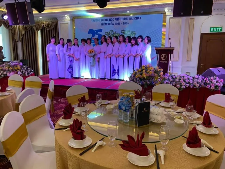 Restaurant/places to eat in Dragon Legend Hotel