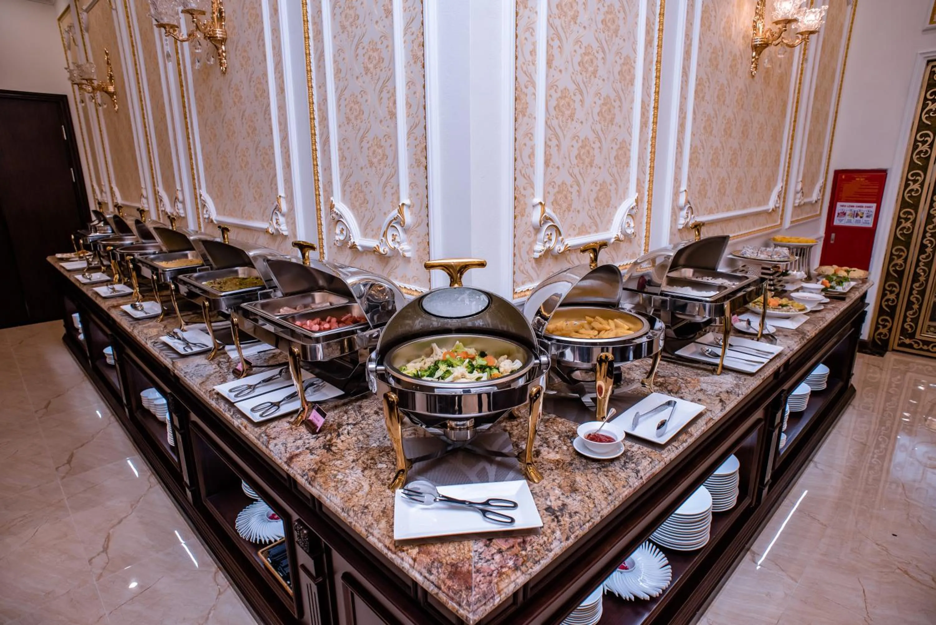 Breakfast in Dragon Legend Hotel