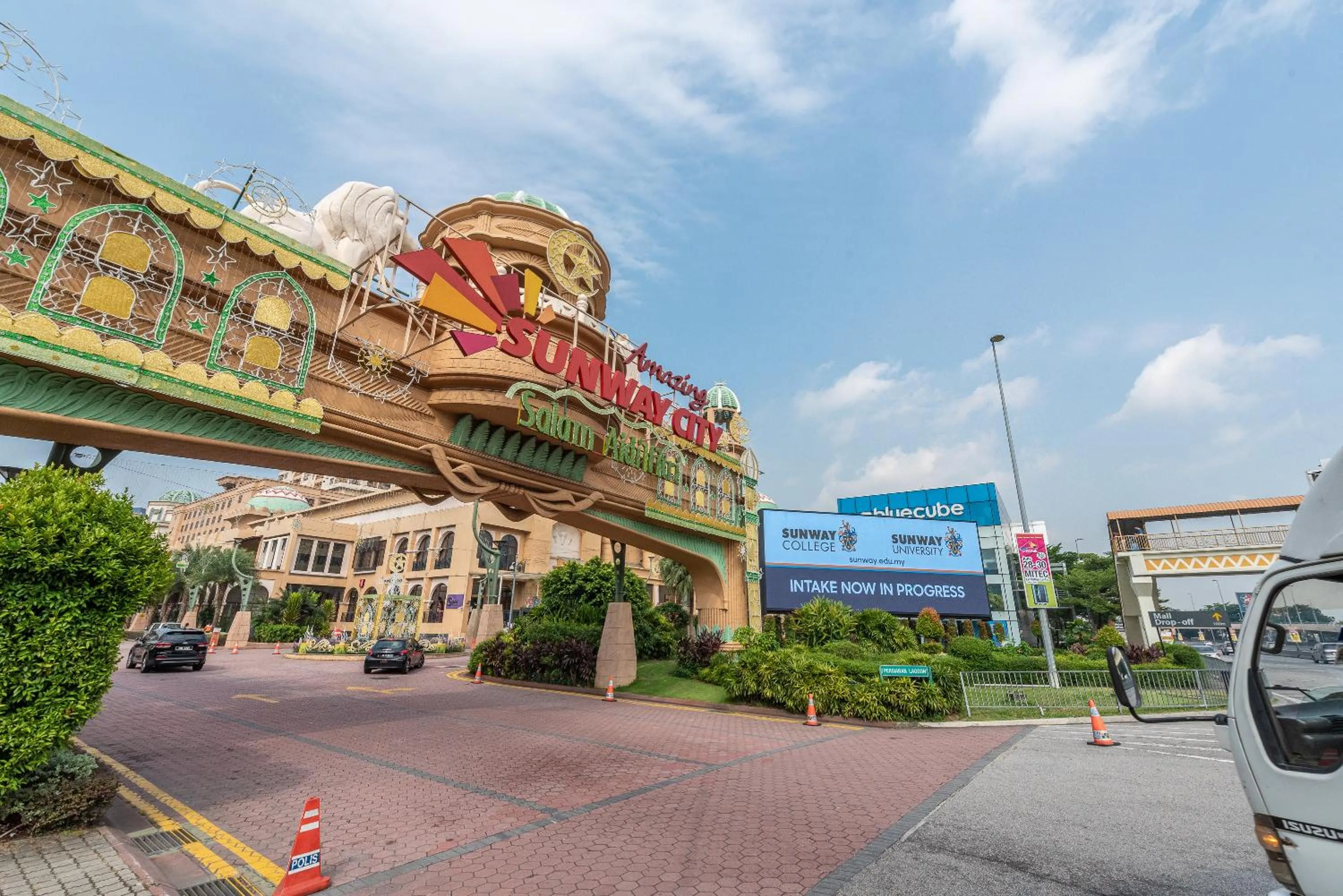 Resort Suites Pyramid & Lagoon