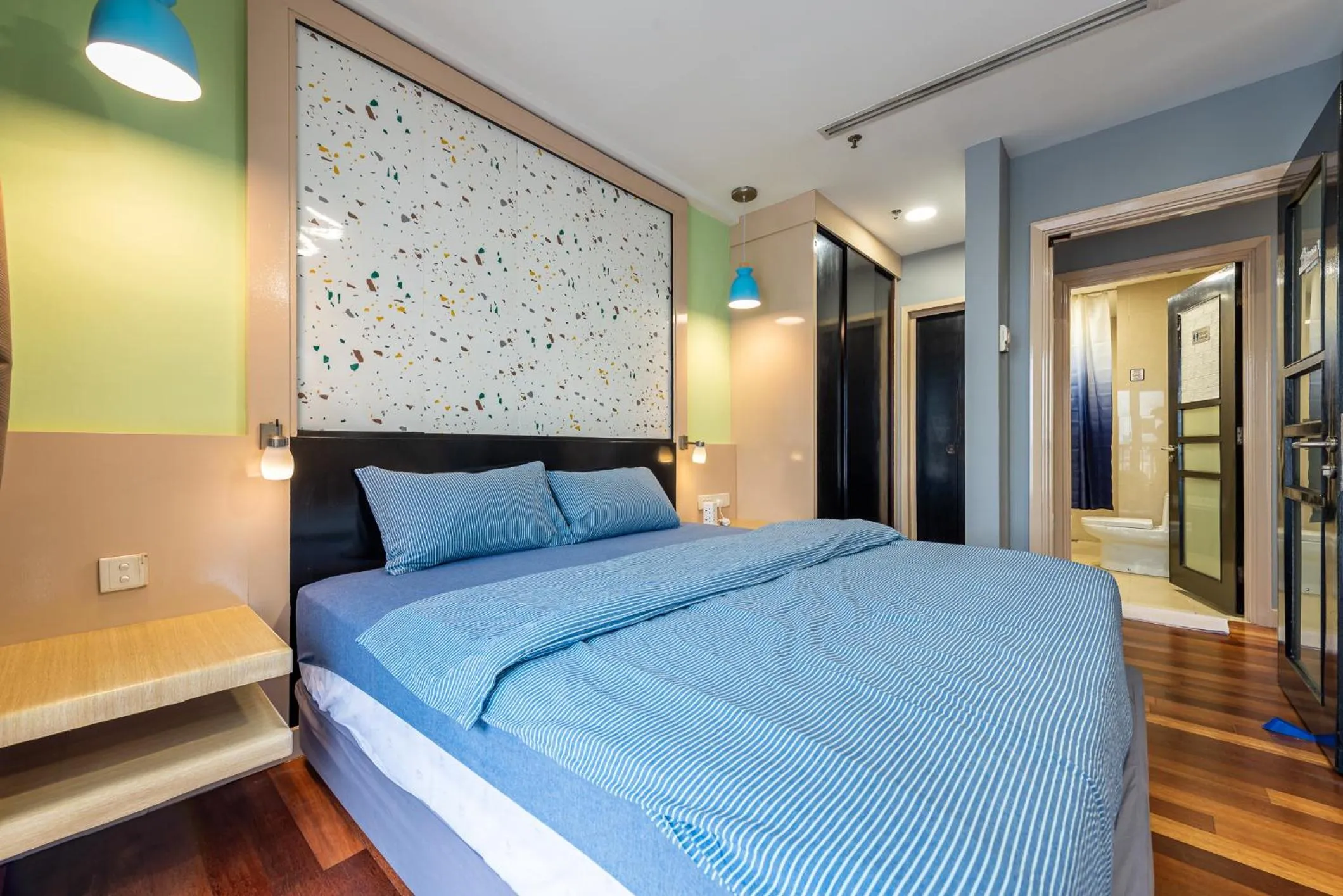 Bed in Resort Suites Pyramid & Lagoon