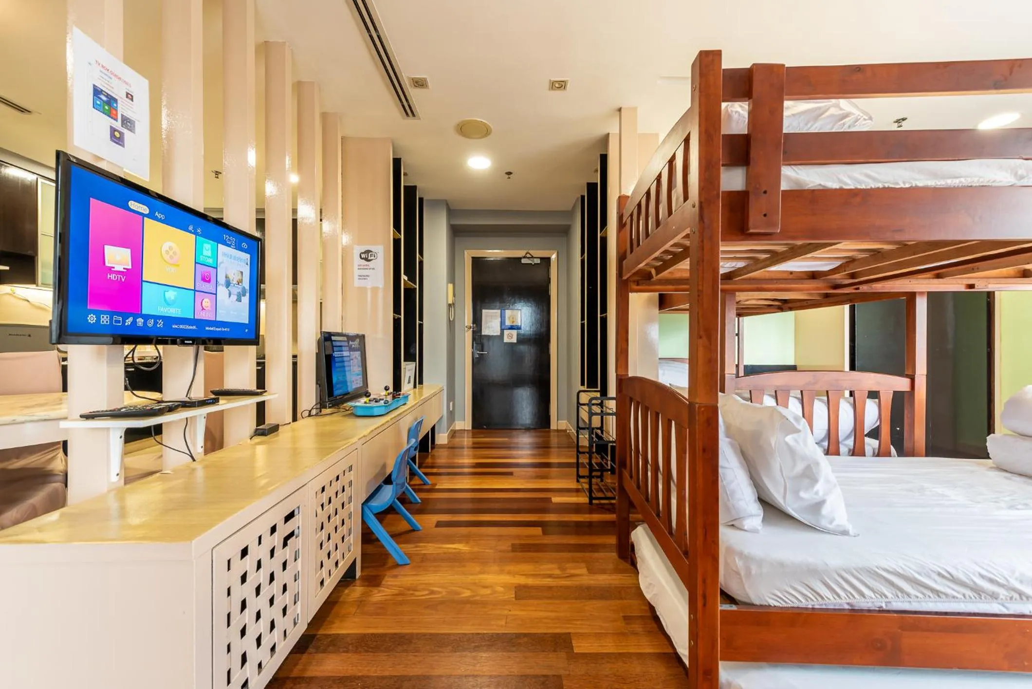 Bed in Resort Suites Pyramid & Lagoon