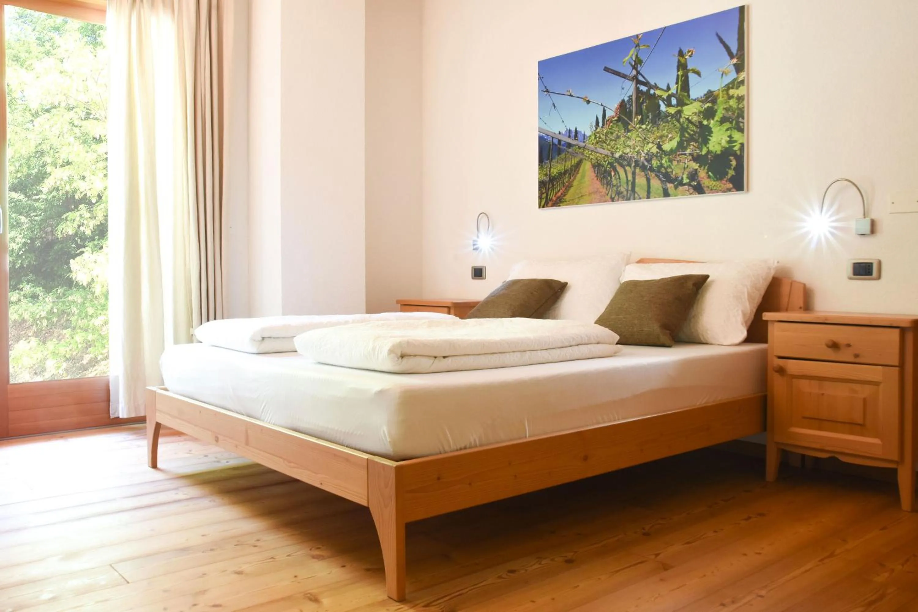 Photo of the whole room, Bed in Agritur Casteller