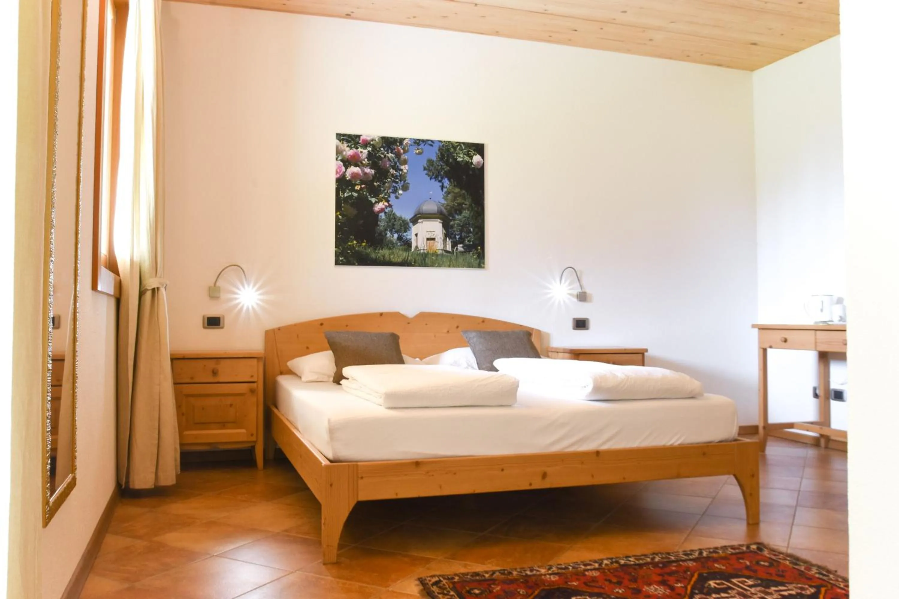 Photo of the whole room, Bed in Agritur Casteller