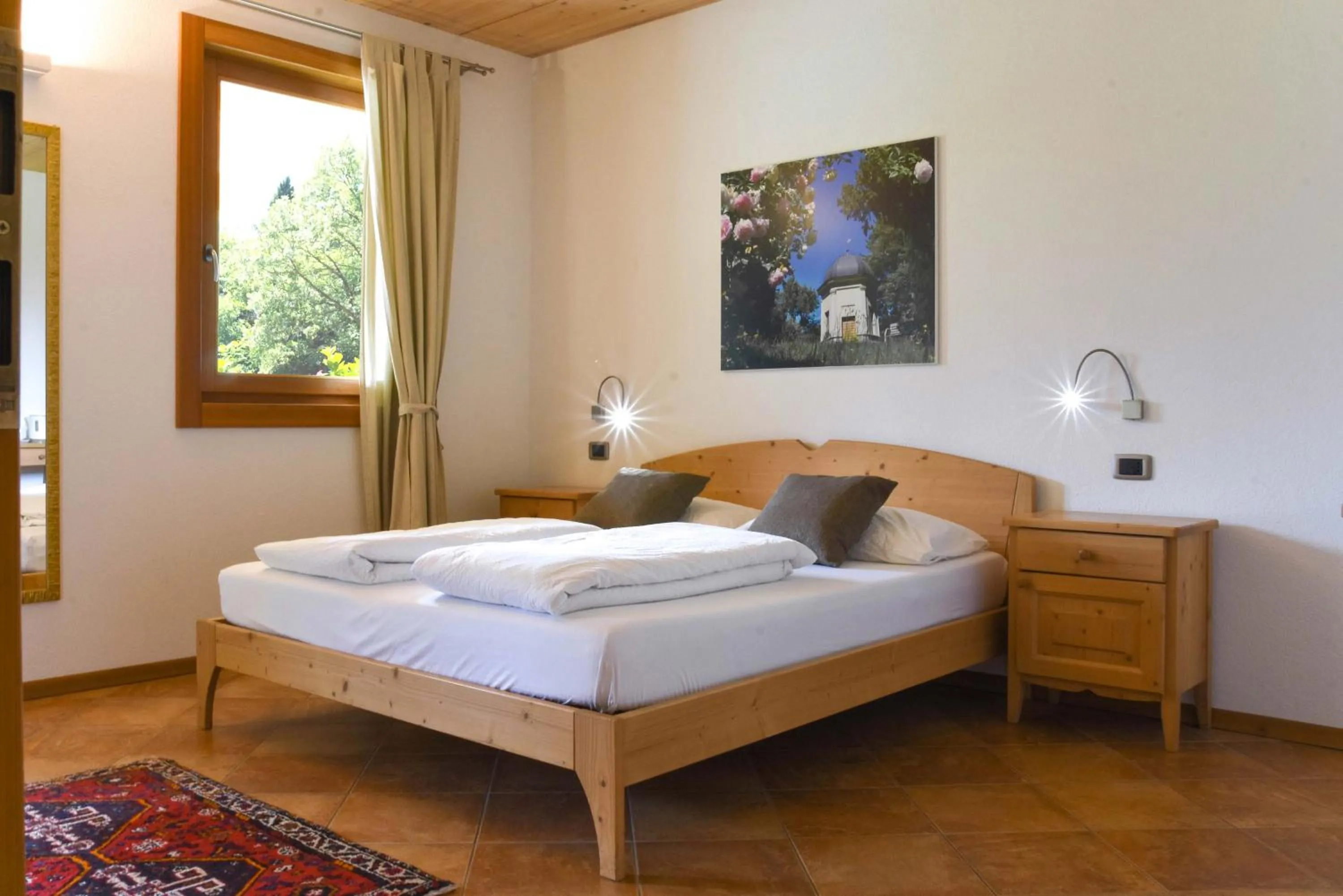 Photo of the whole room, Bed in Agritur Casteller