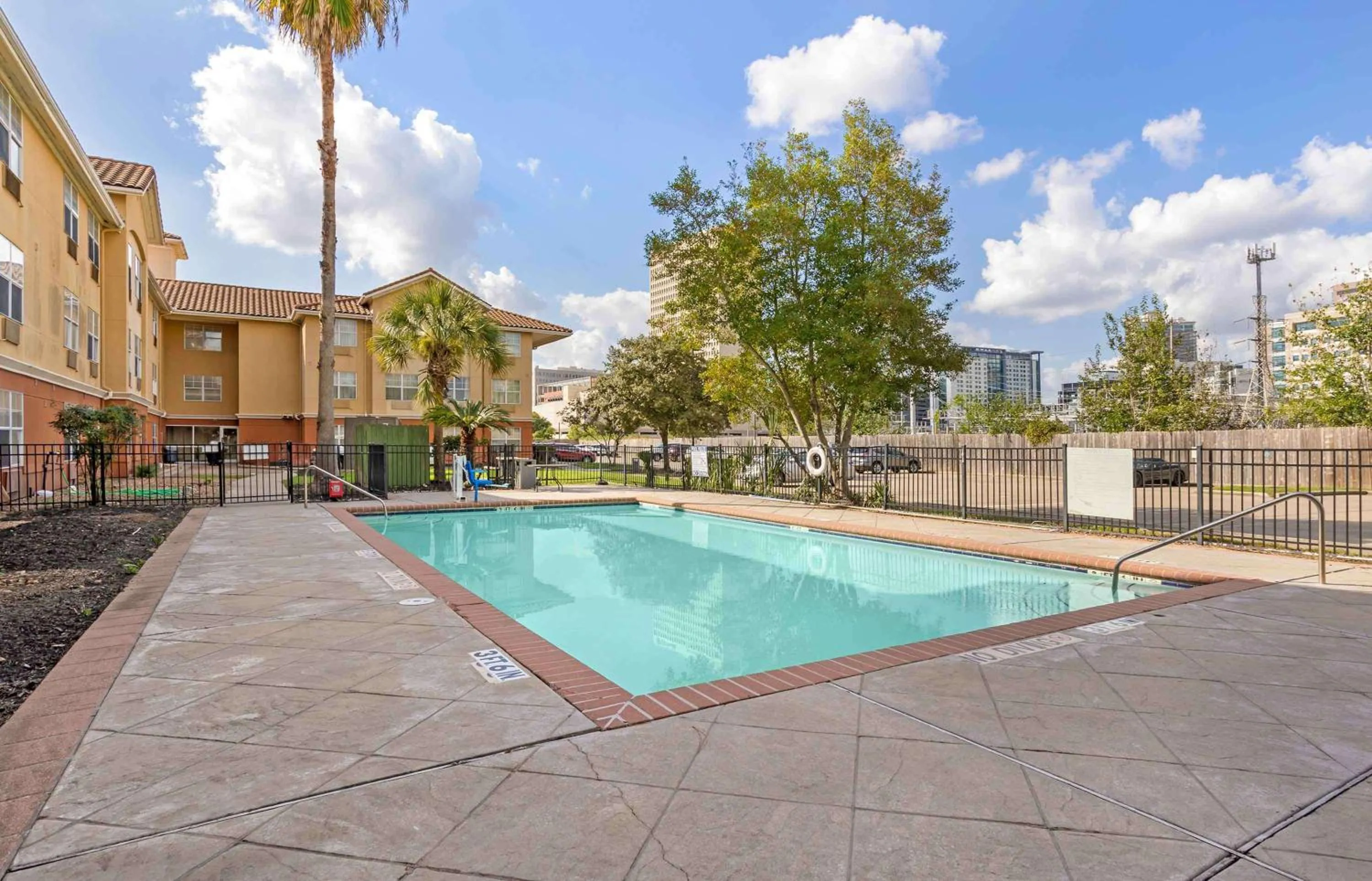 Pool view in Extended Stay America Suites - Houston - Med Ctr - NRG Park - Braeswood Blvd