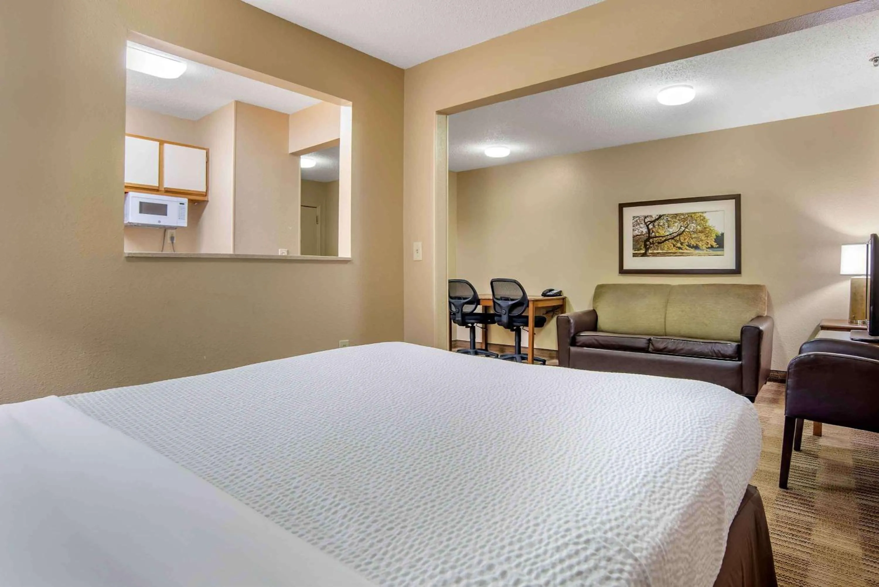 Bedroom in Suburban Studios Montgomery East I-85