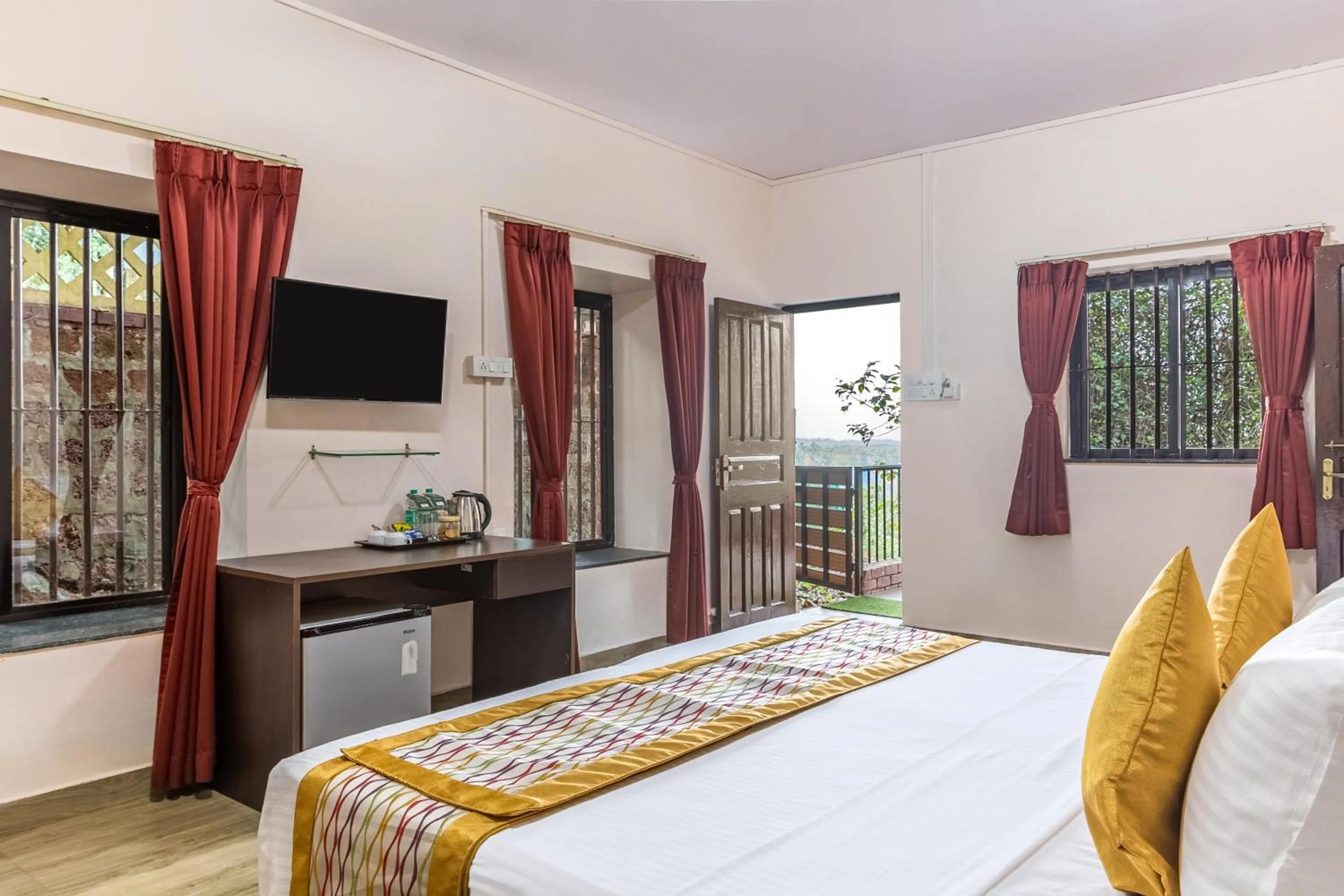 Bedroom, Bed in Nature Trails Rock Valley, Goa