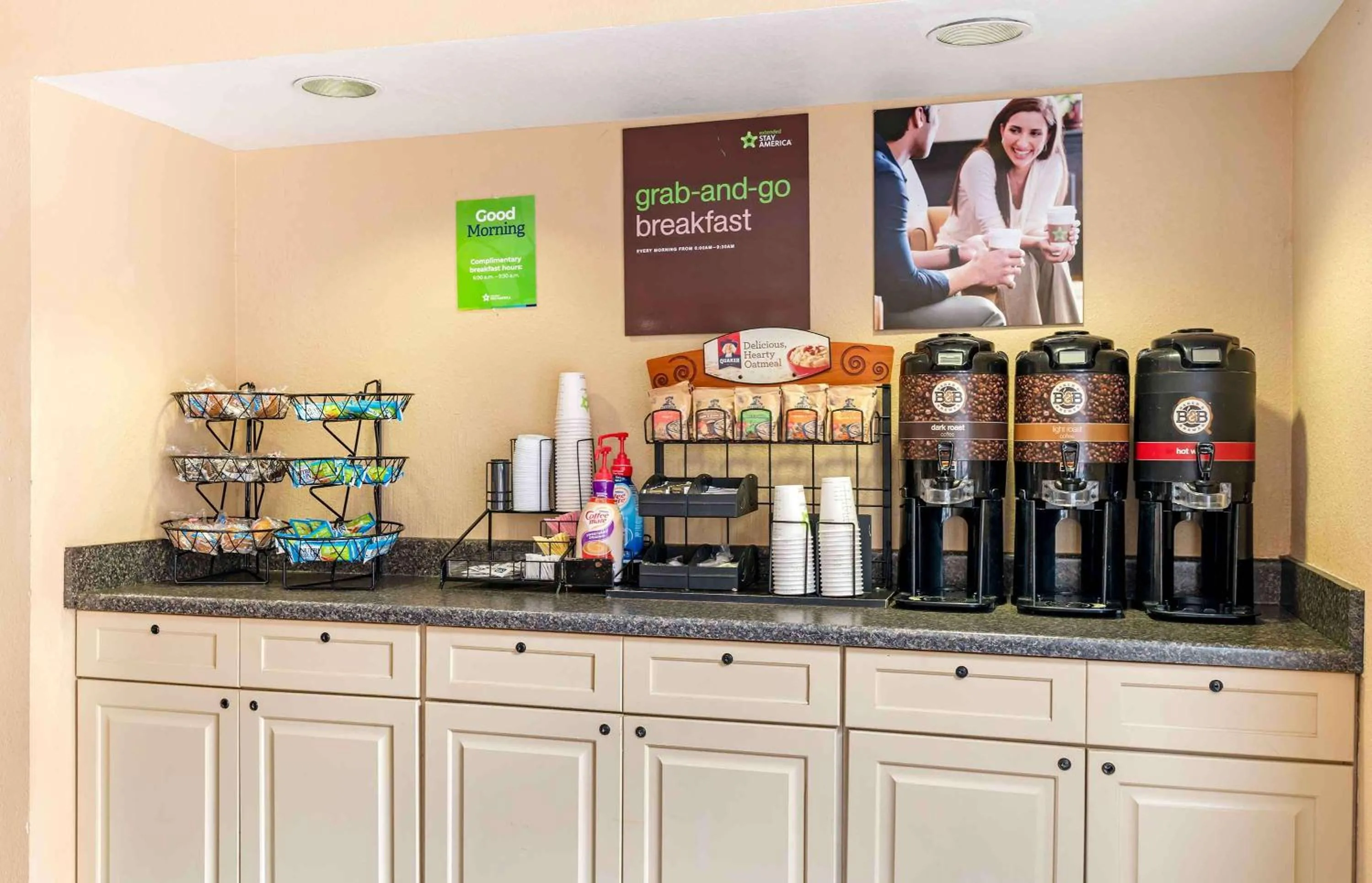 Breakfast in Extended Stay America Suites - Cincinnati - Blue Ash - Reed Hartman