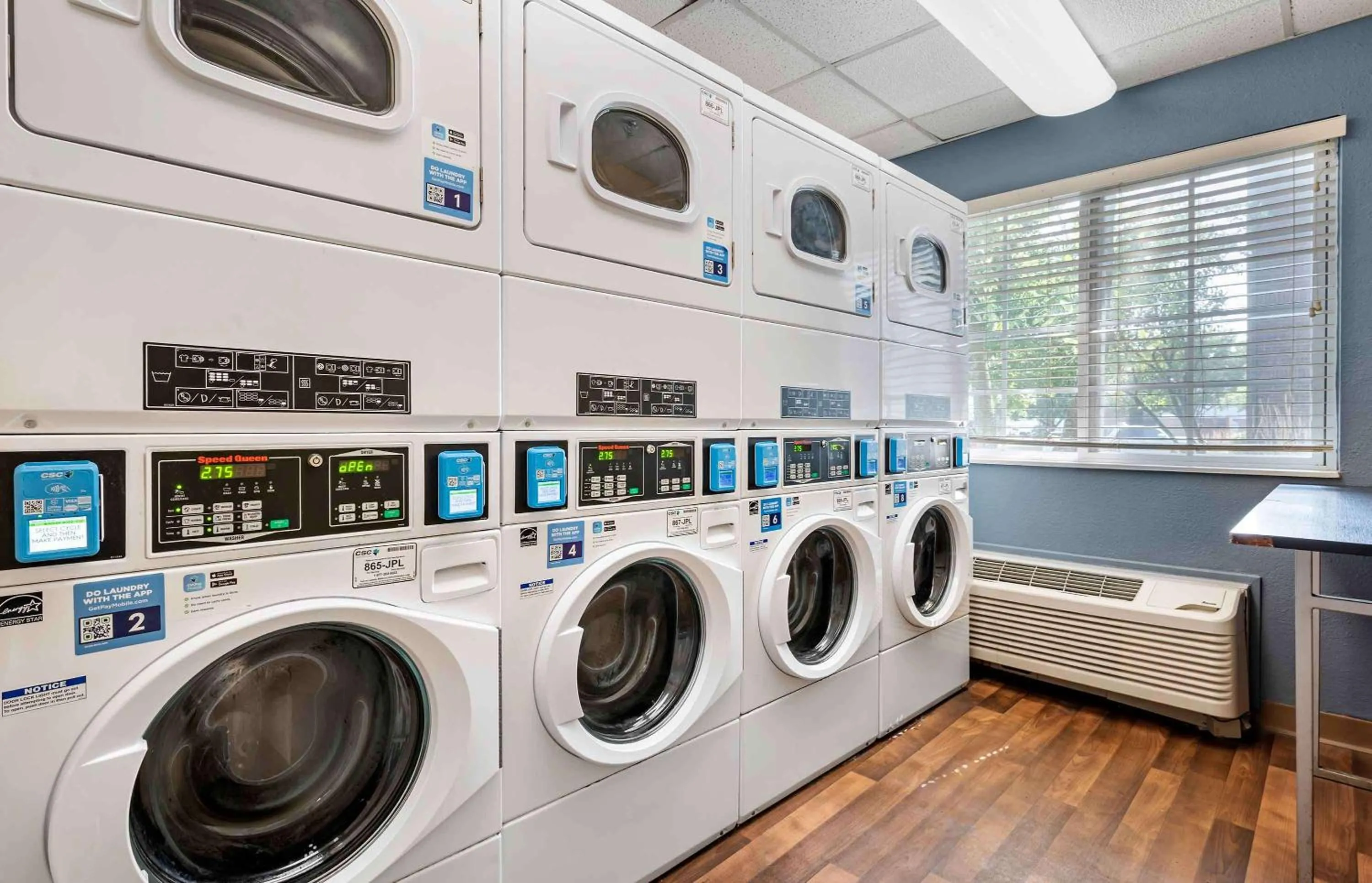 Property building in Extended Stay America Suites - Cincinnati - Blue Ash - Reed Hartman