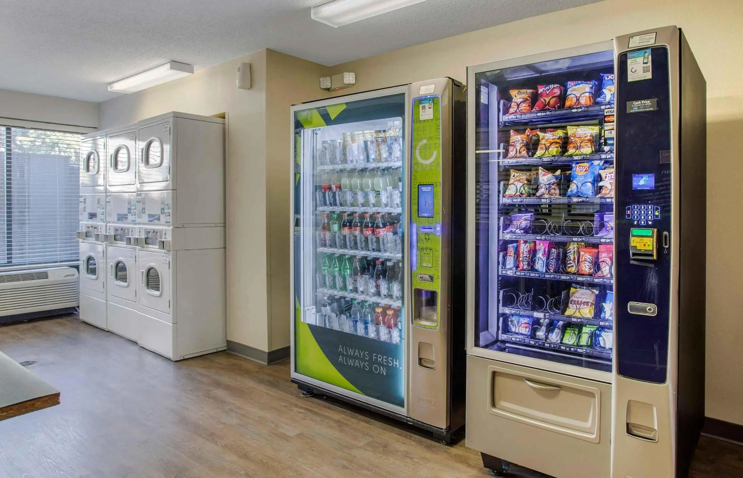 Property building in Extended Stay America Suites - Houston - Westchase - Westheimer