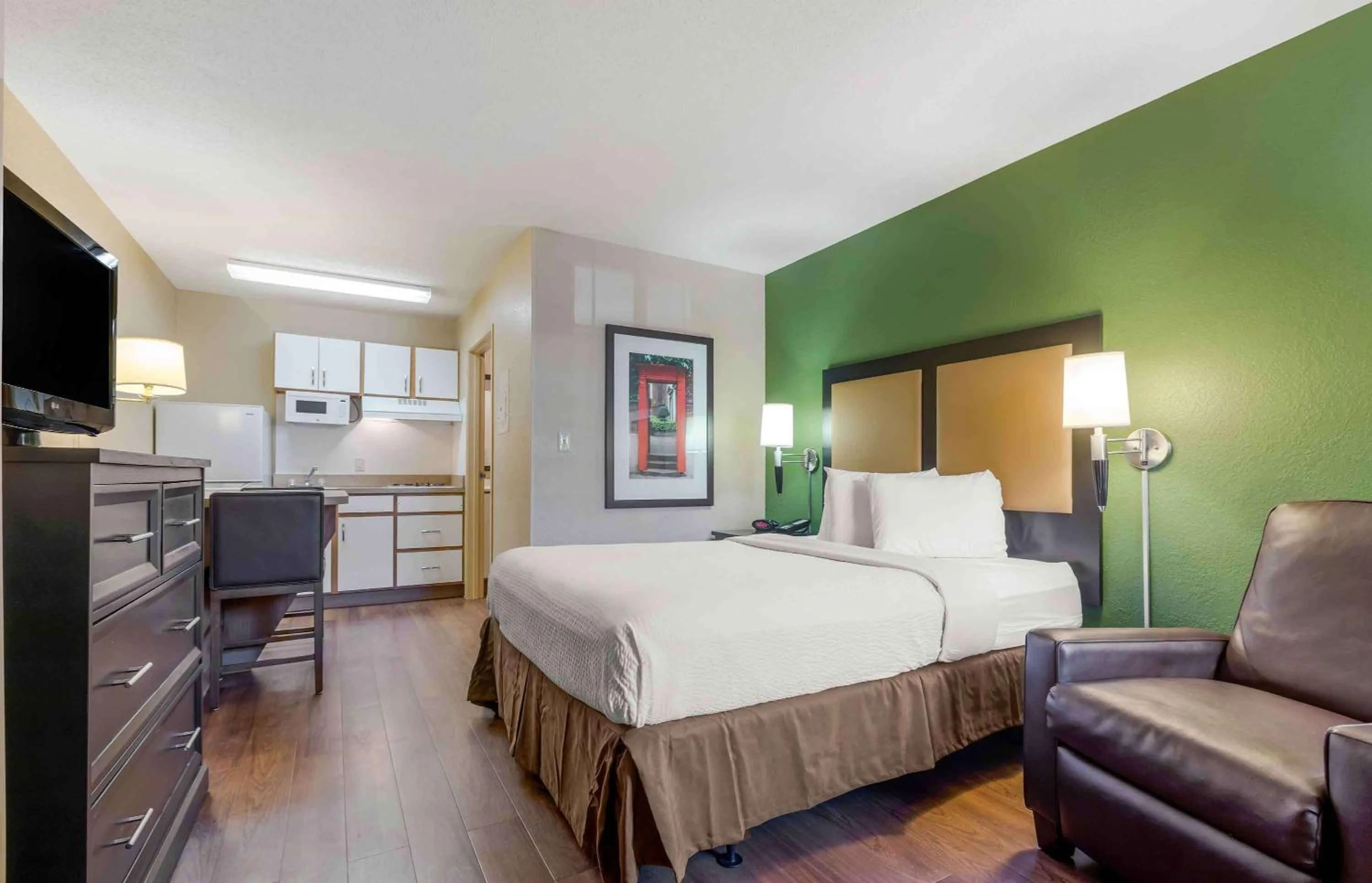 Bedroom, Bed in Extended Stay America Select Suites - Atlanta - Perimeter - Hammond Drive