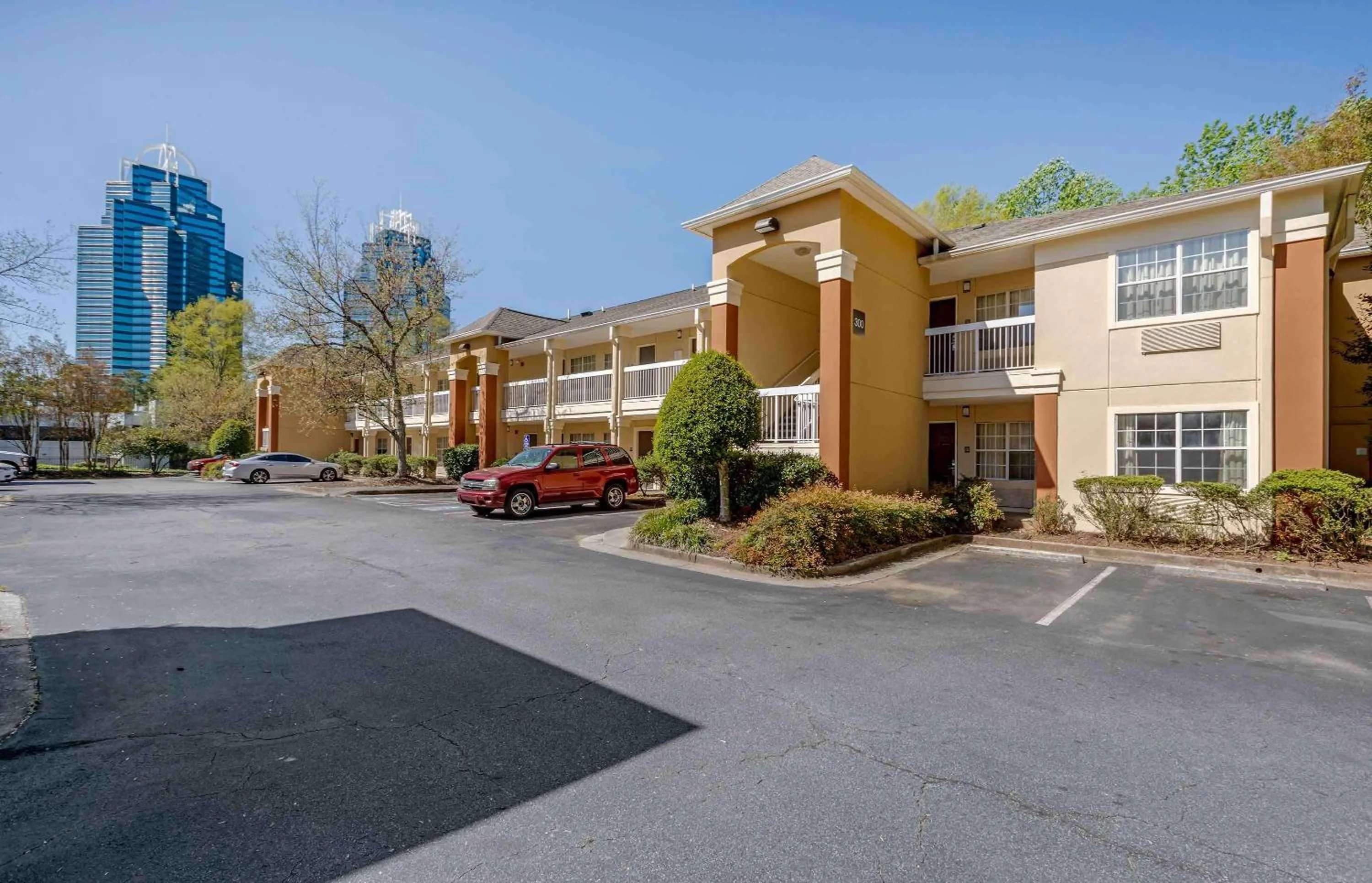 Property building in Extended Stay America Select Suites - Atlanta - Perimeter - Hammond Drive
