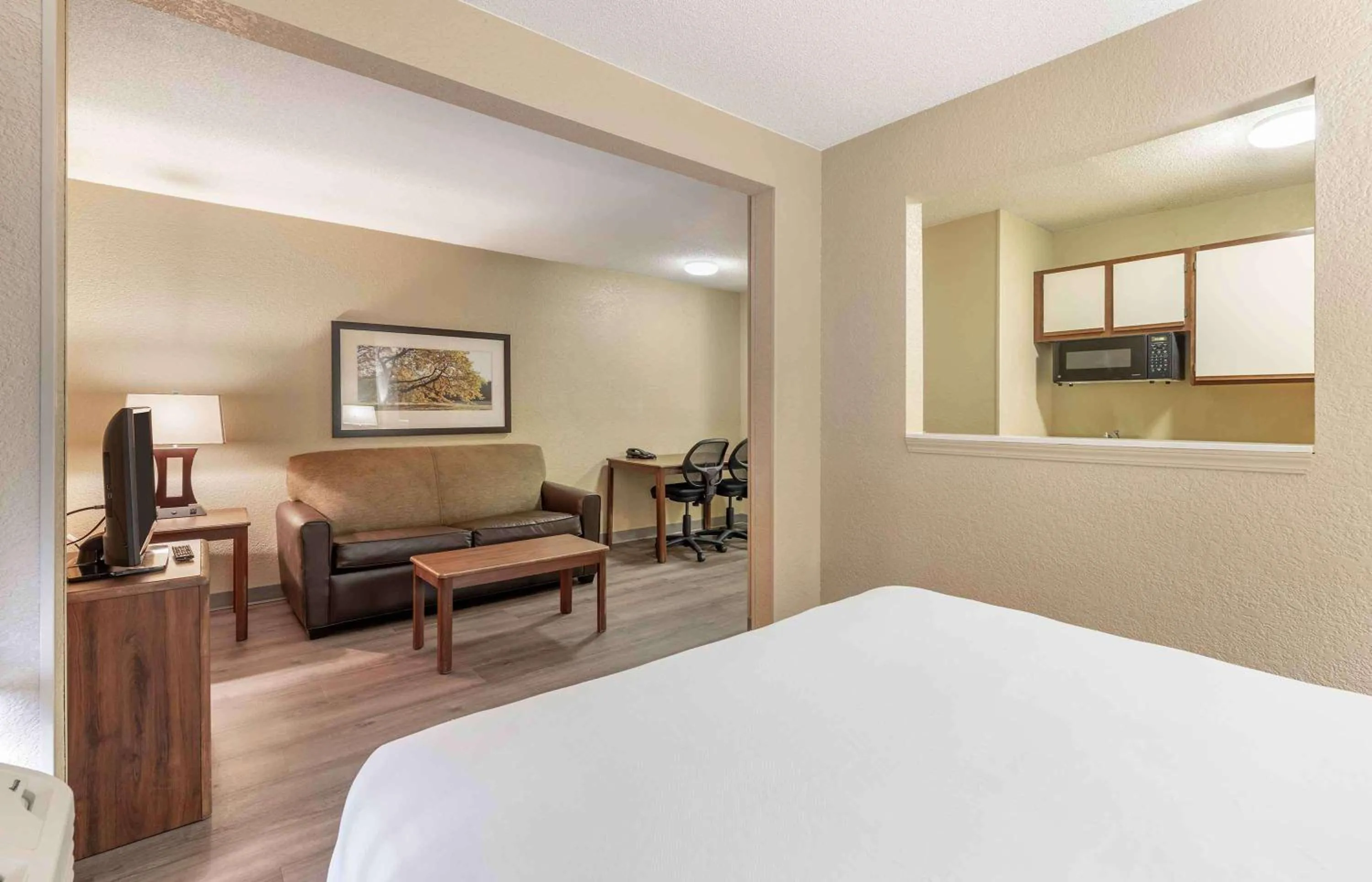 Bedroom, Bed in Extended Stay America Suites - Wichita - East