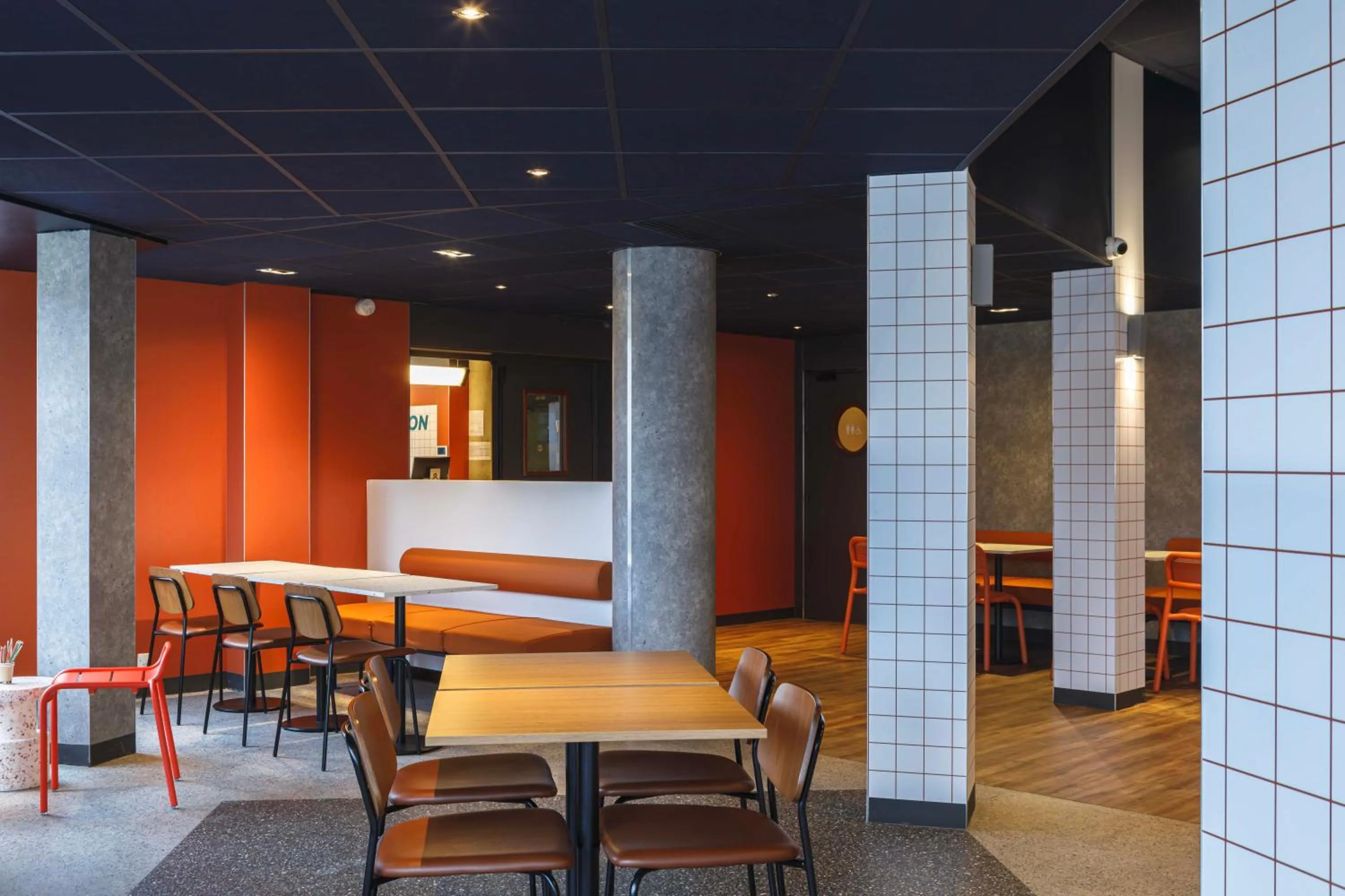 Seating area in ibis budget Lyon Villeurbanne