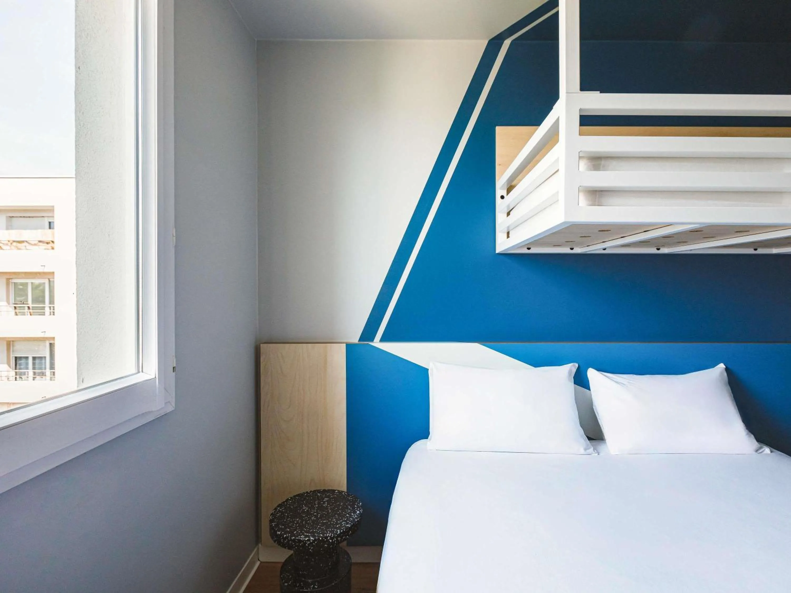 Bedroom, Bed in ibis budget Lyon Villeurbanne