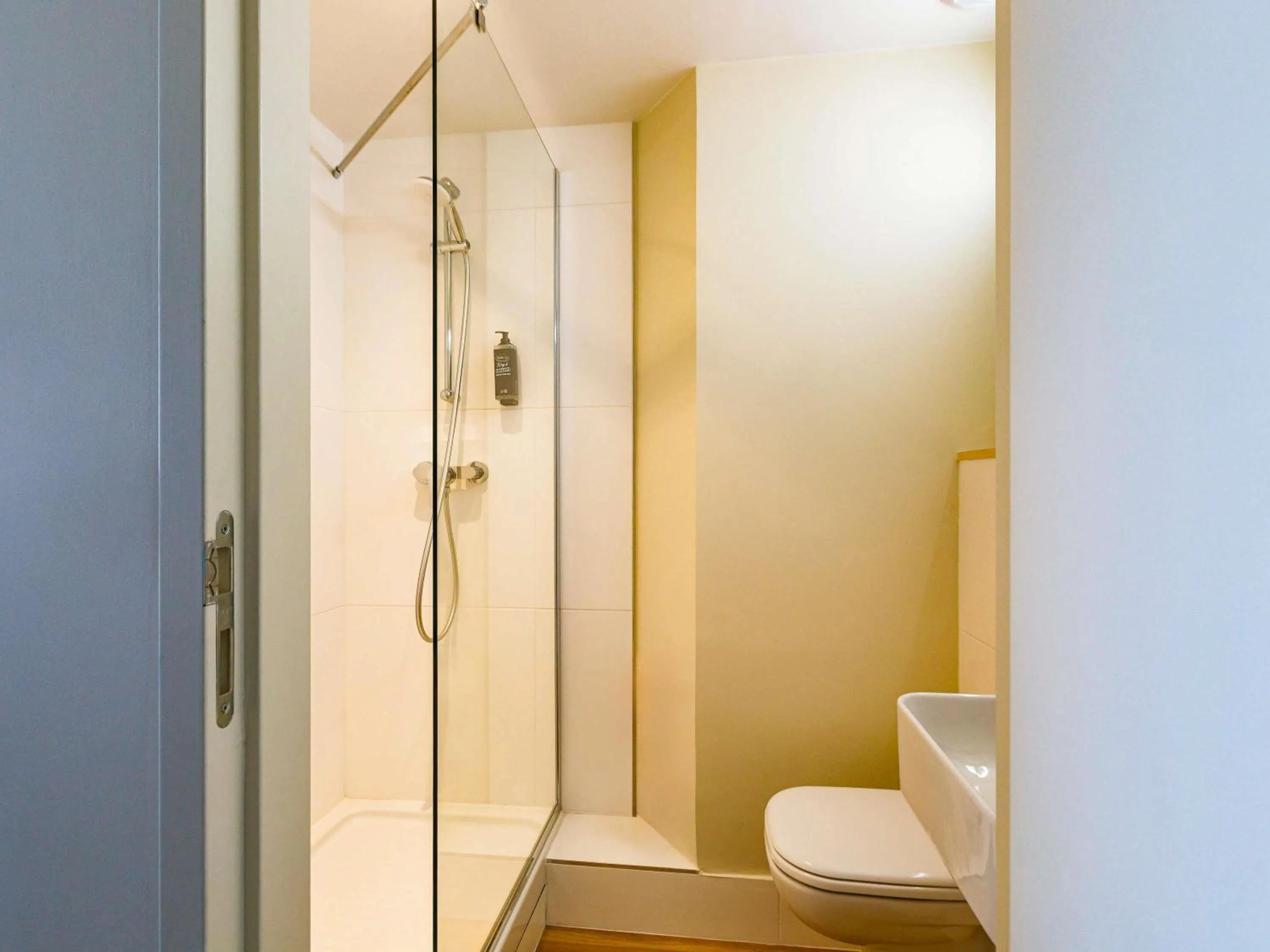 Bedroom in ibis budget Lyon Villeurbanne