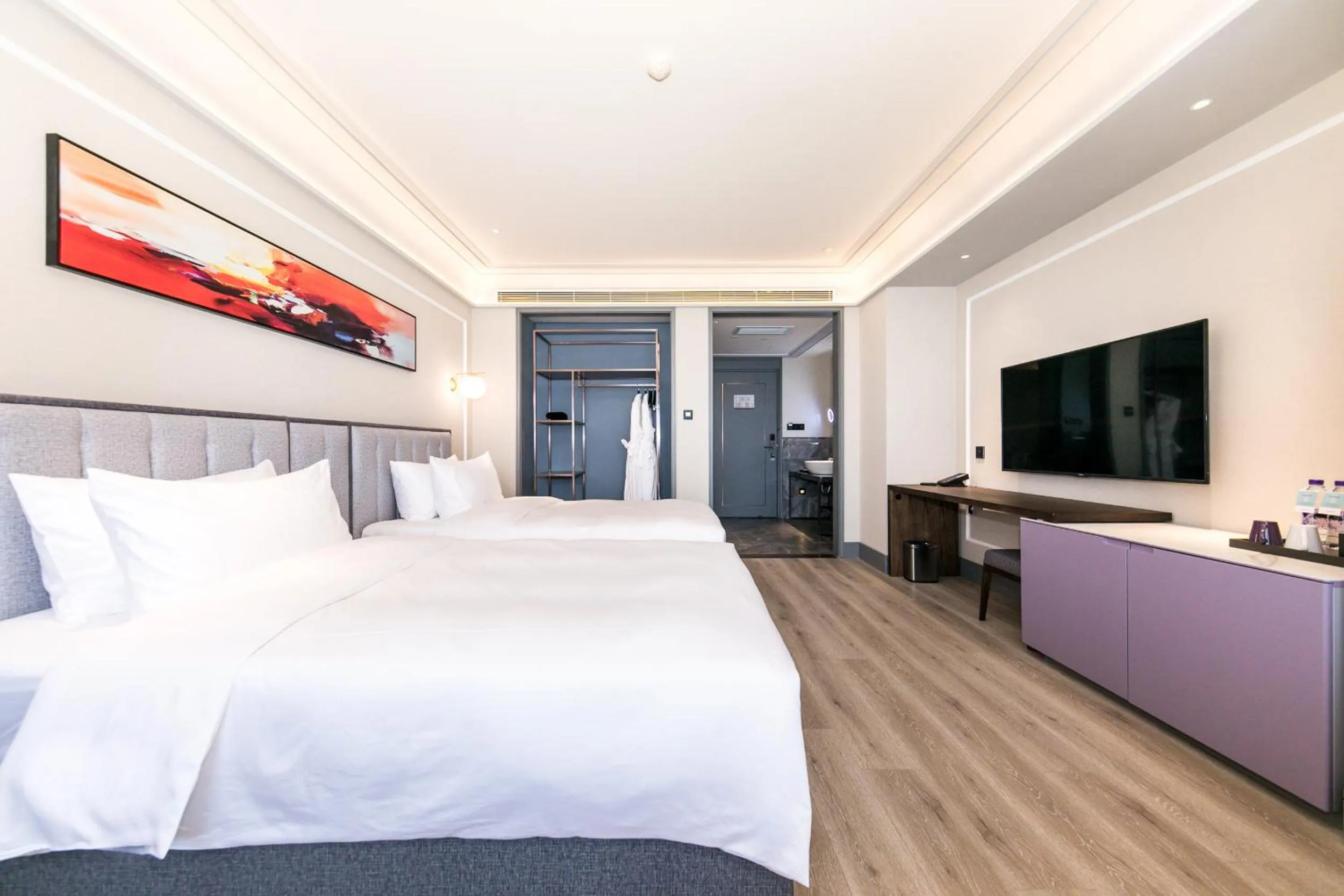 Bed in Mercure Xi'an Qujiang