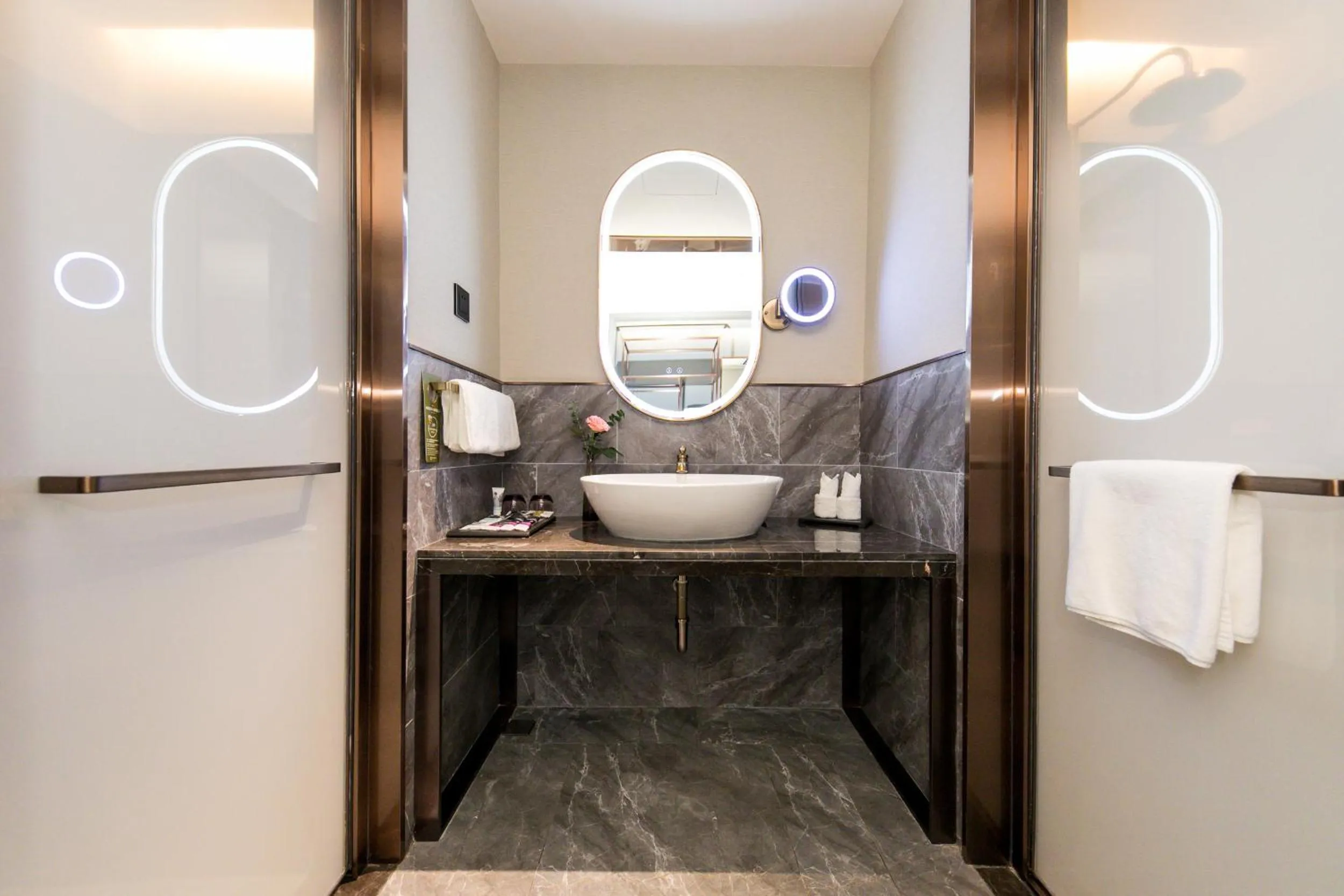 Bathroom in Mercure Xi'an Qujiang